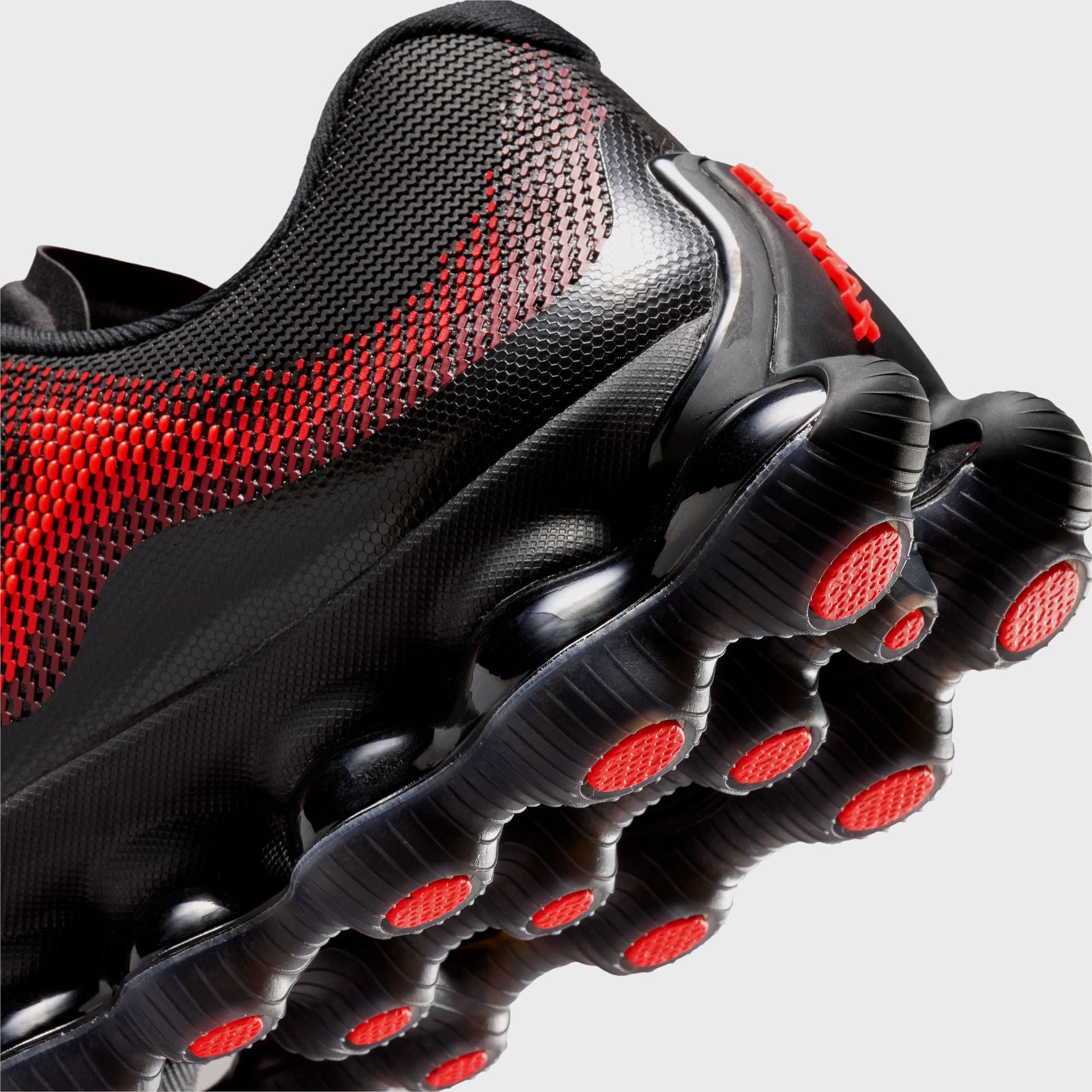 Nike Air Liquid Max - Bright Crimson / Fire Red