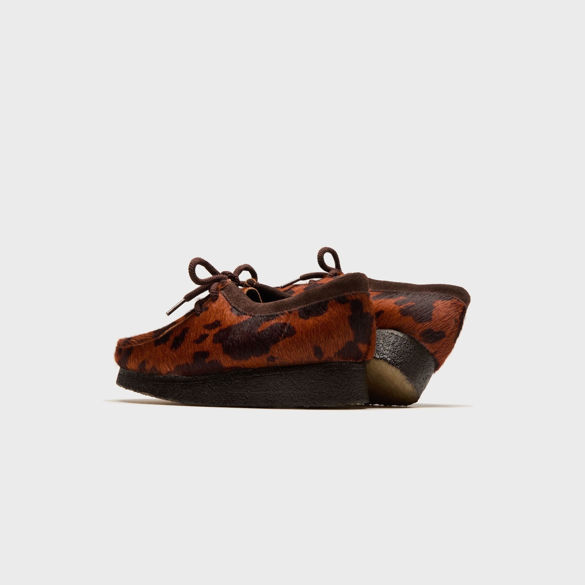 Clarks WMNS Wallabee - Brown Cow Print