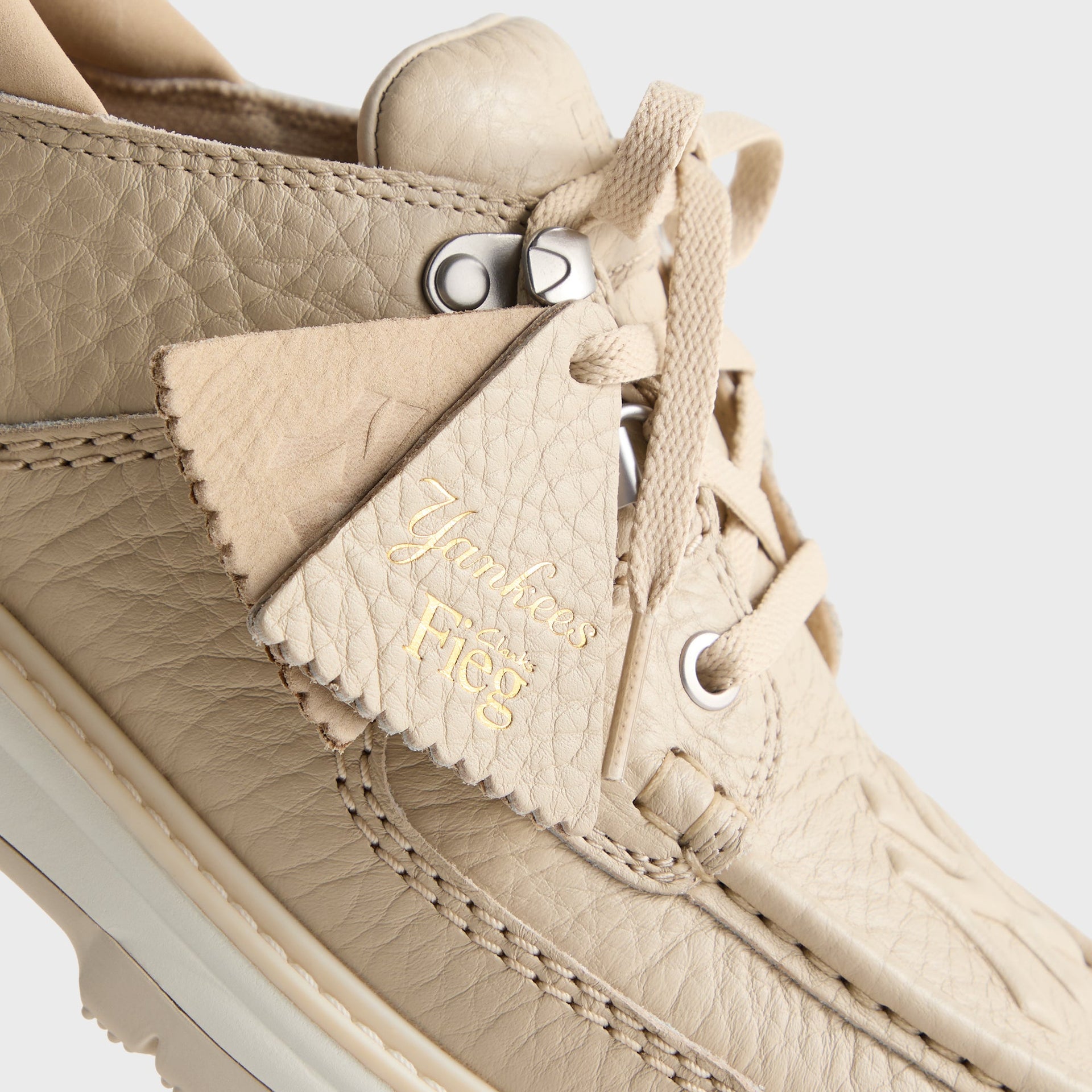 8th St by Ronnie Fieg for Clarks Originals & the New York Yankees Sunderland - Light Sand