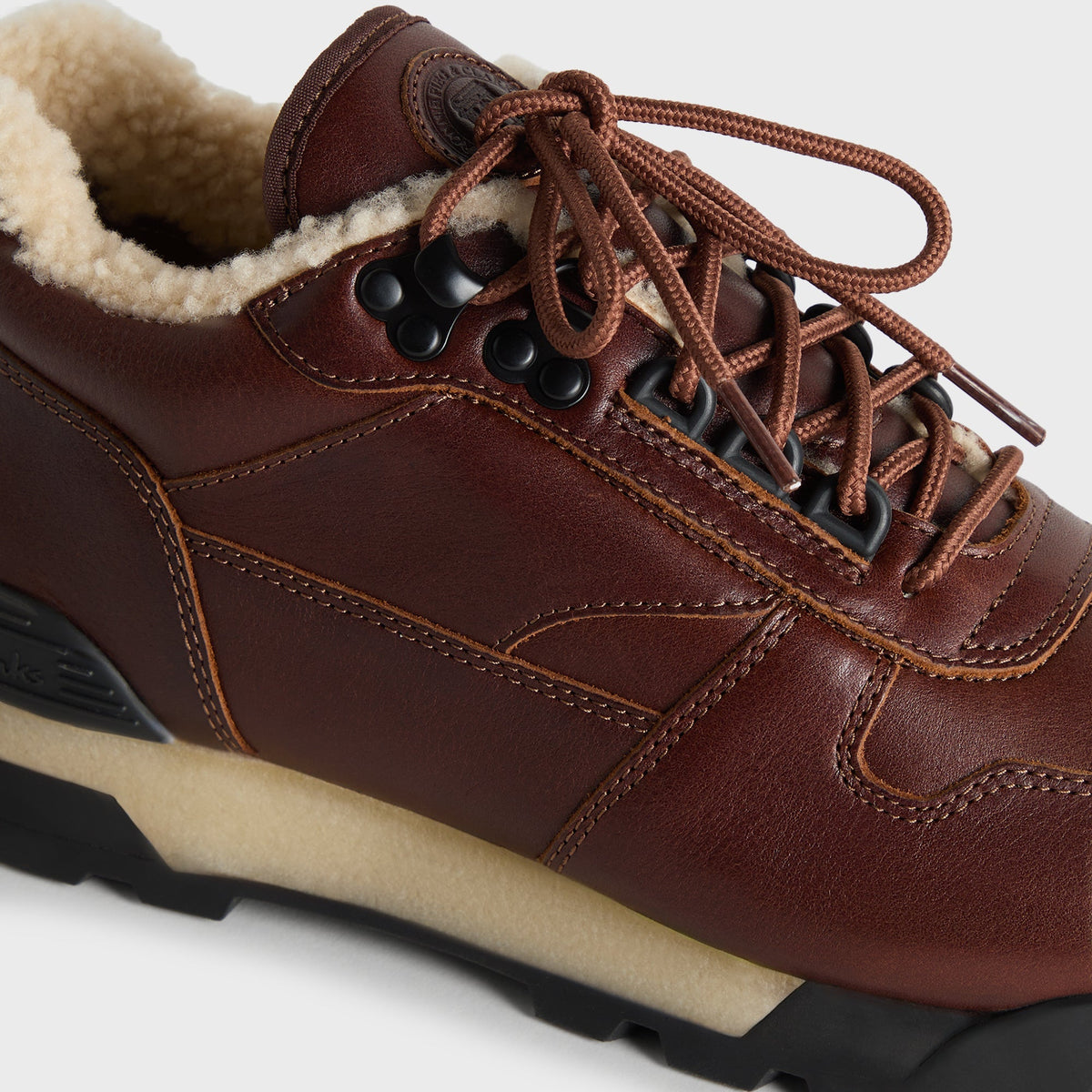 8th St by Ronnie Fieg for Clarks Originals Laddow Shearling - Mid Tan - PH
