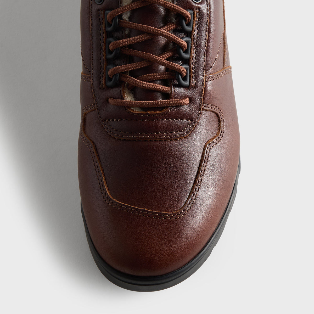 8th St by Ronnie Fieg for Clarks Originals Laddow Shearling - Mid Tan