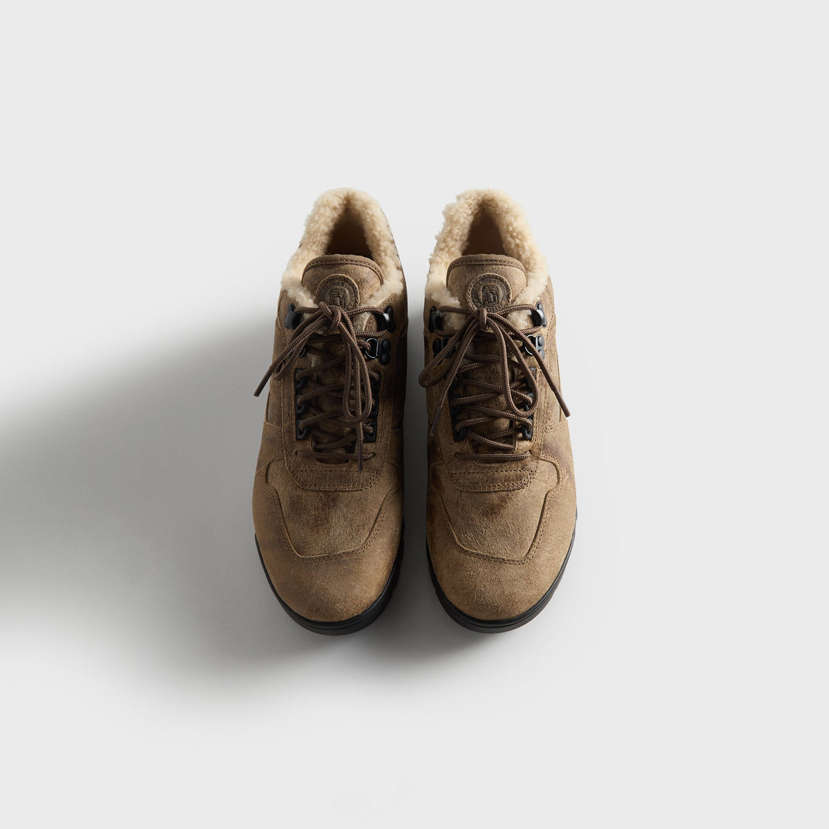 8th St by Ronnie Fieg for Clarks Originals Laddow Shearling - Brown
