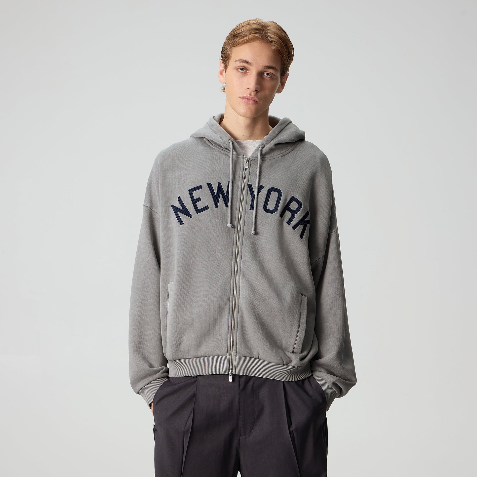 Kith for the New York Yankees Cropped Braxton Full Zip Hoodie - Statue
