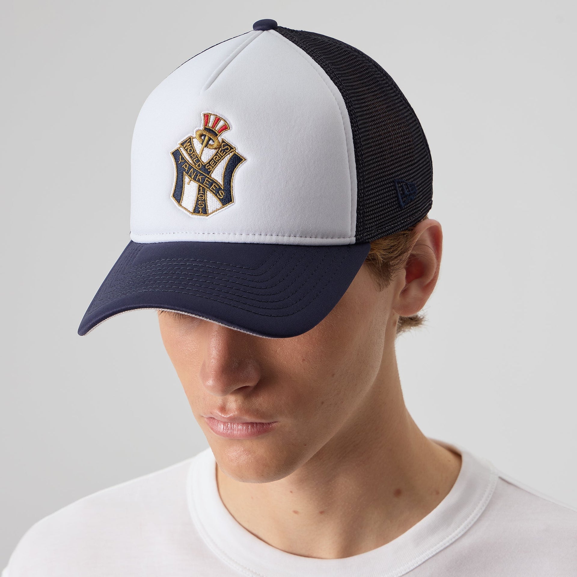 Kith & New Era for the New York Yankees 9FORTY A Frame Trucker Snapback - Nocturnal