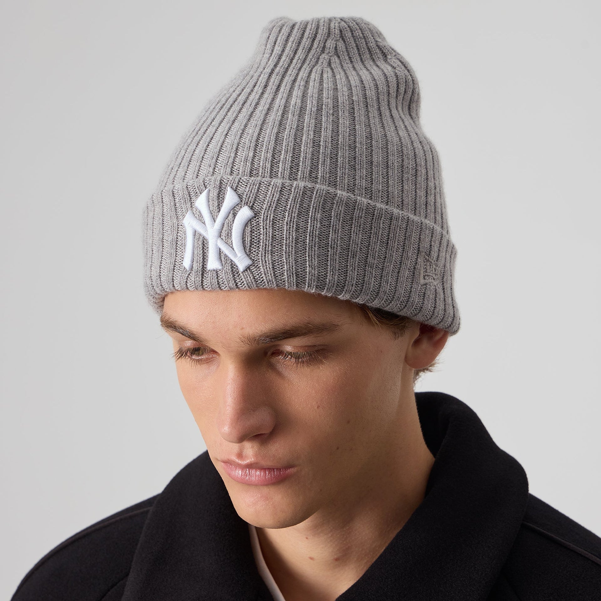 Kith & New Era for the New York Yankees Merino Knit Beanie - Light Heather Grey