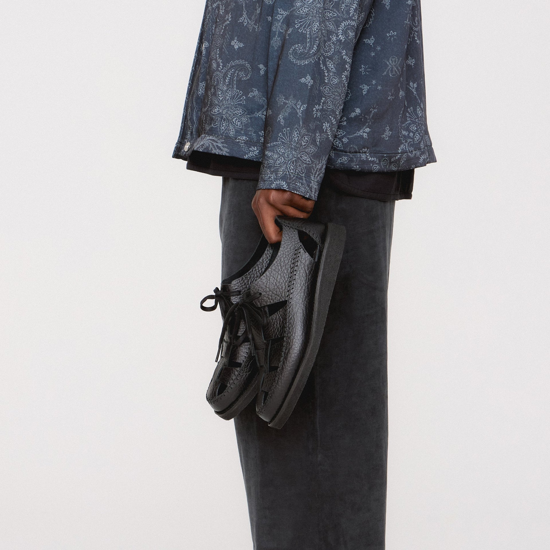 PRE-ORDER | 8th St by Ronnie Fieg for Clarks Originals Ridgevale - Black - PH
