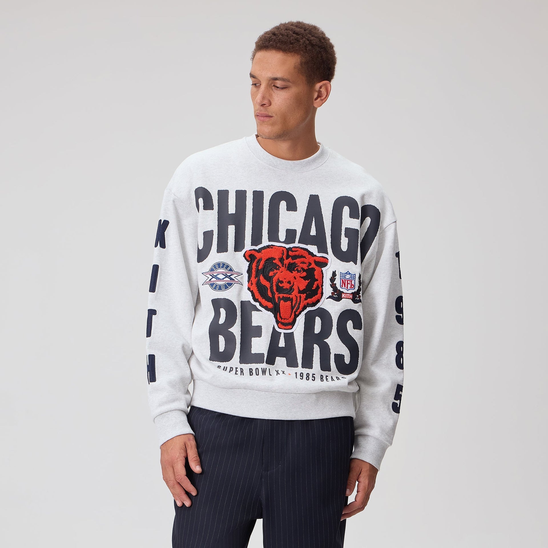 Kith for the NFL Chicago Bears 1985 Vintage Crewneck - Light Heather Grey