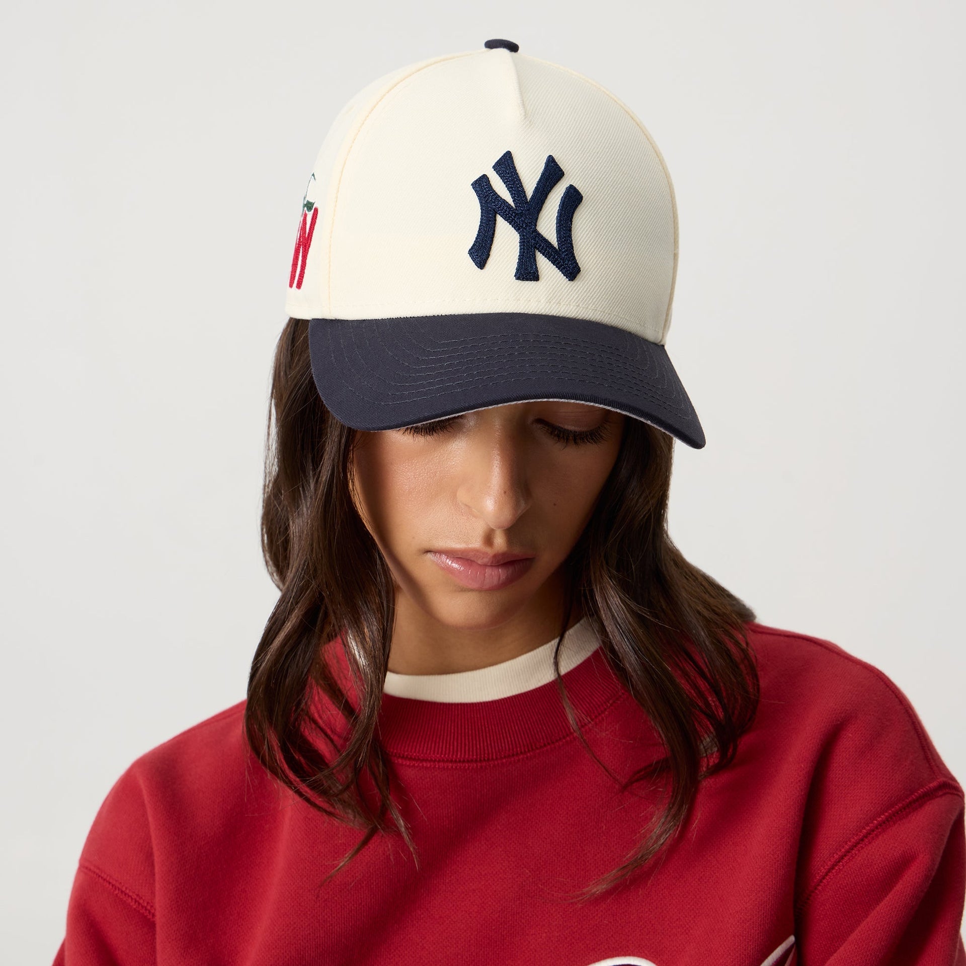 Kith Women & New Era for the New York Yankees 9FORTY Snapback - Sandrift
