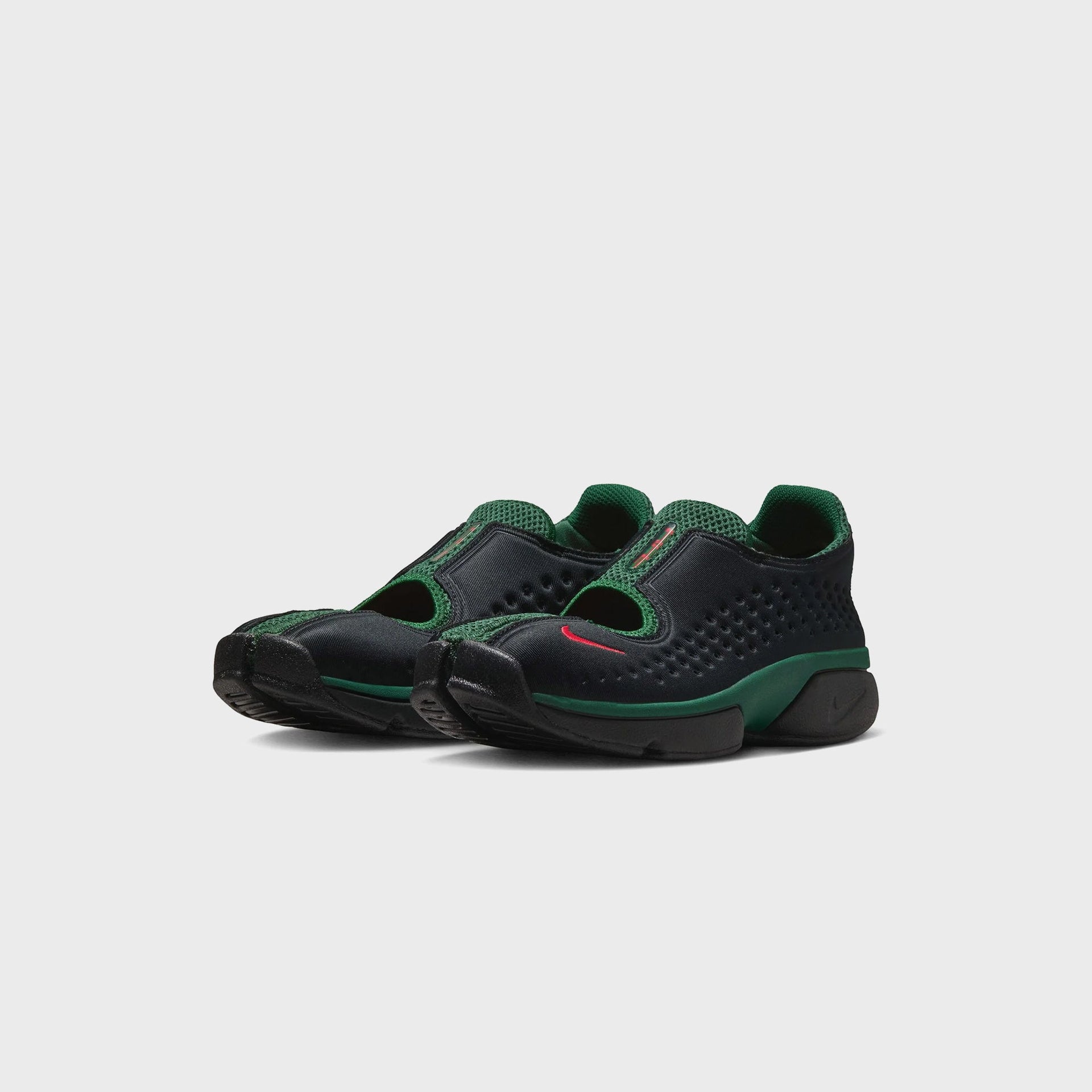Nike WMNS Rift 2 - Black / Team Dark Green