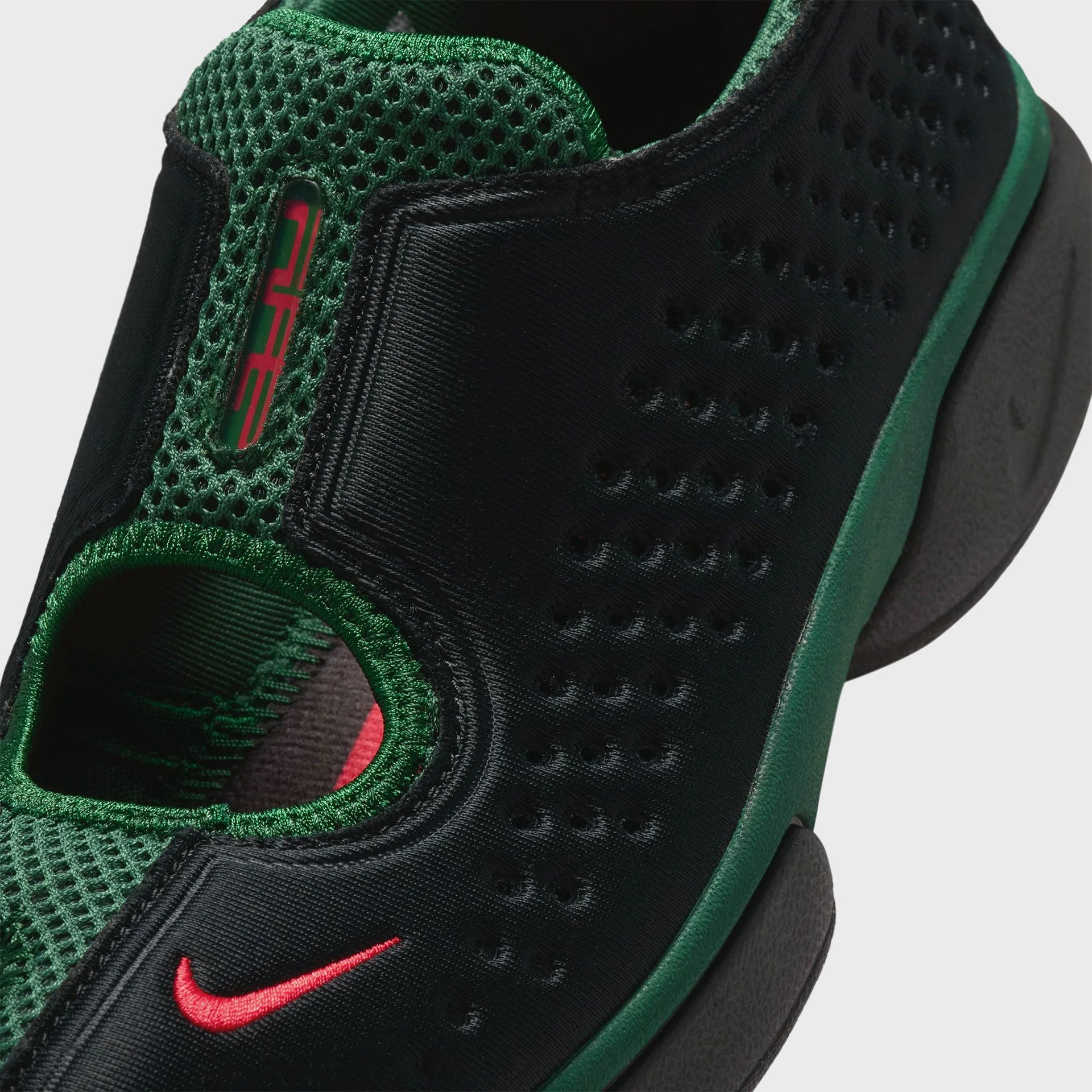 Nike WMNS Rift 2 - Black / Team Dark Green