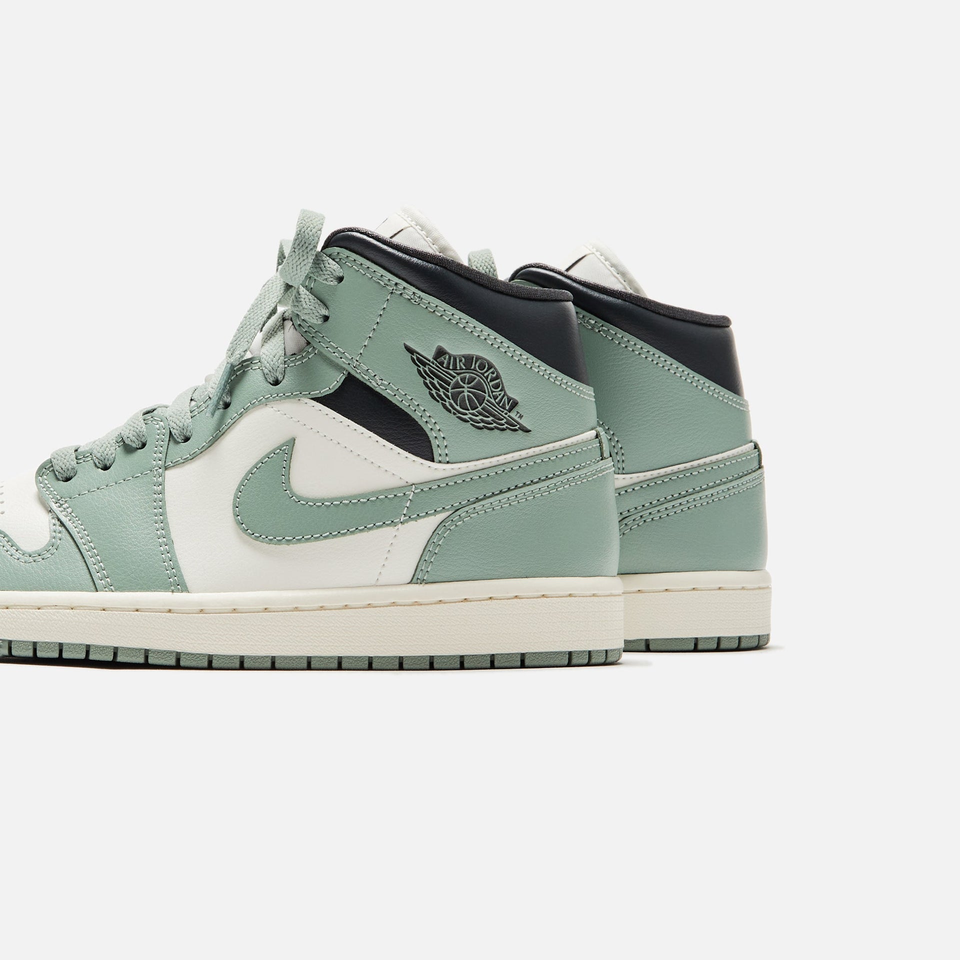 Air Jordan WMNS 1 Mid - Voile / Jade Smoke / Anthracite