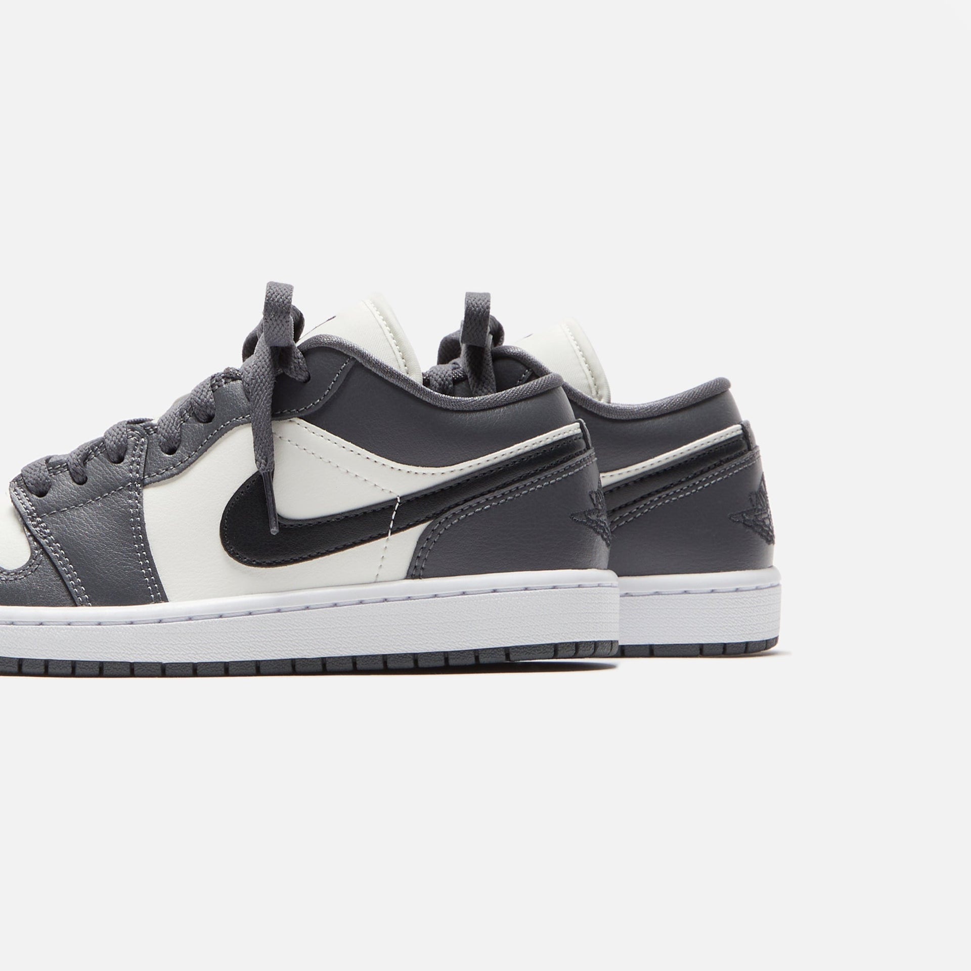 Air Jordan 1 Low pour femmes - Voile / Noir / Gris foncé / Blanc