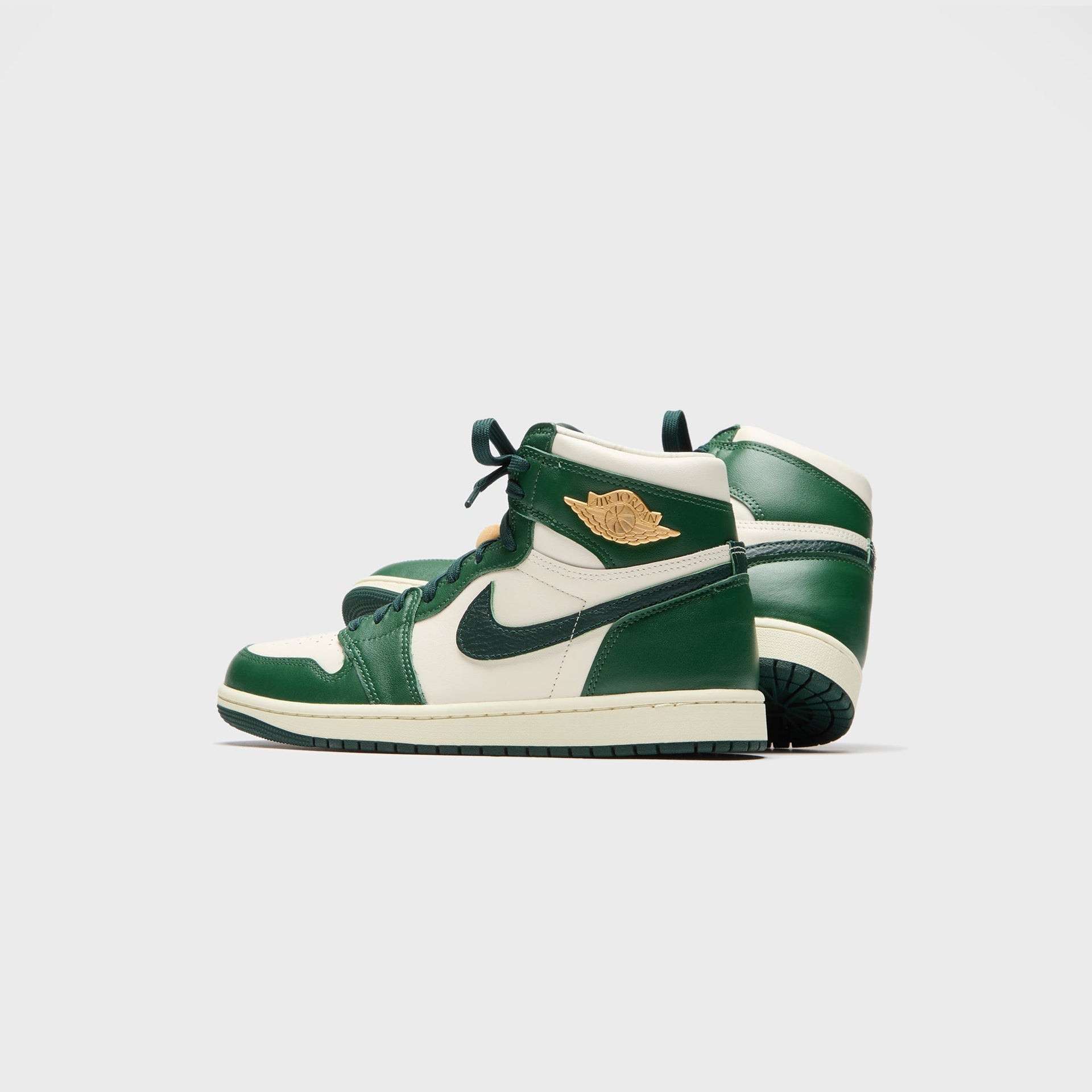 Jordan WMNS Air Jordan 1 Retro High OG - Fir / Coconut Milk / Pro Green