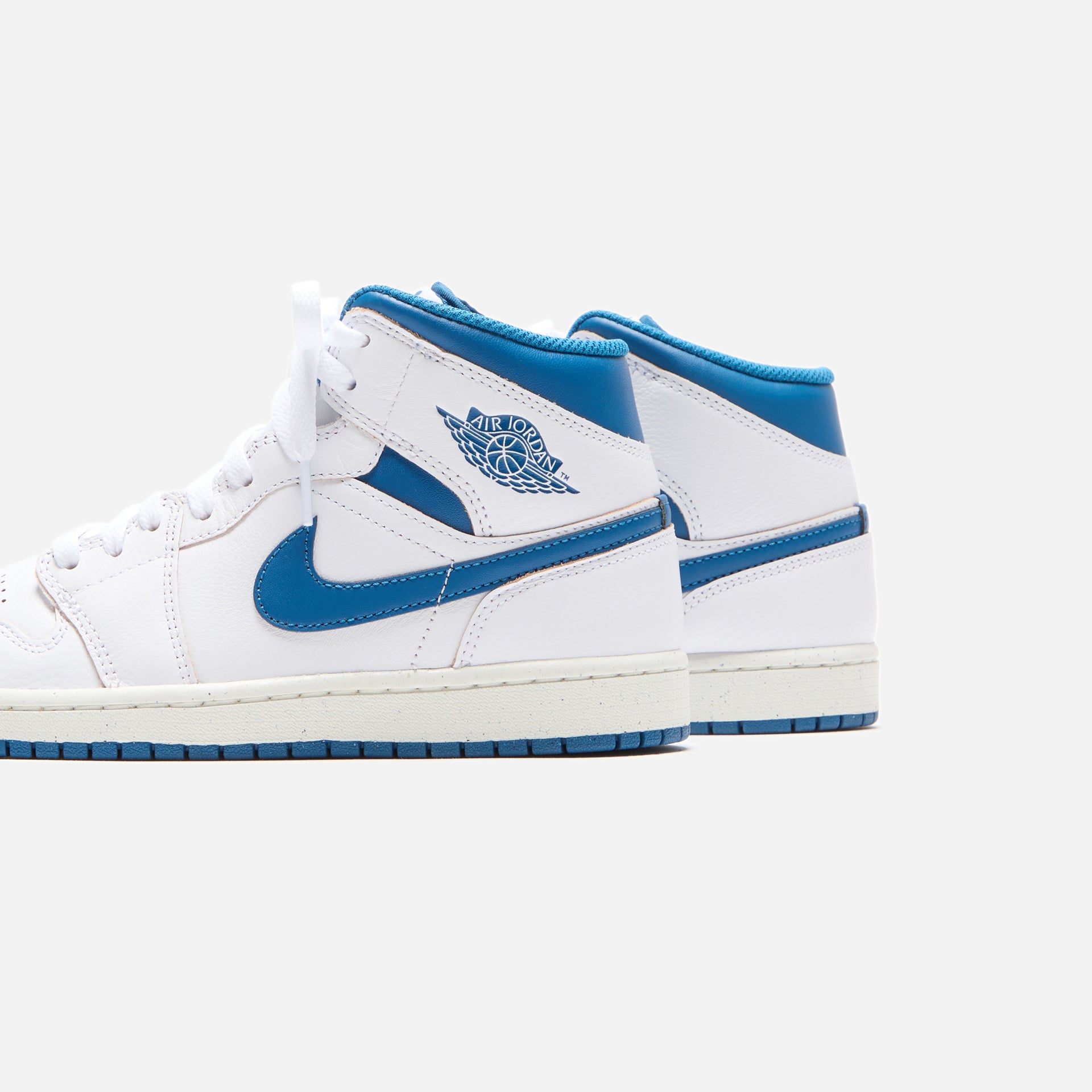 Jordan Air Jordan 1 Mid SE - White / Industrial Blue / Sail