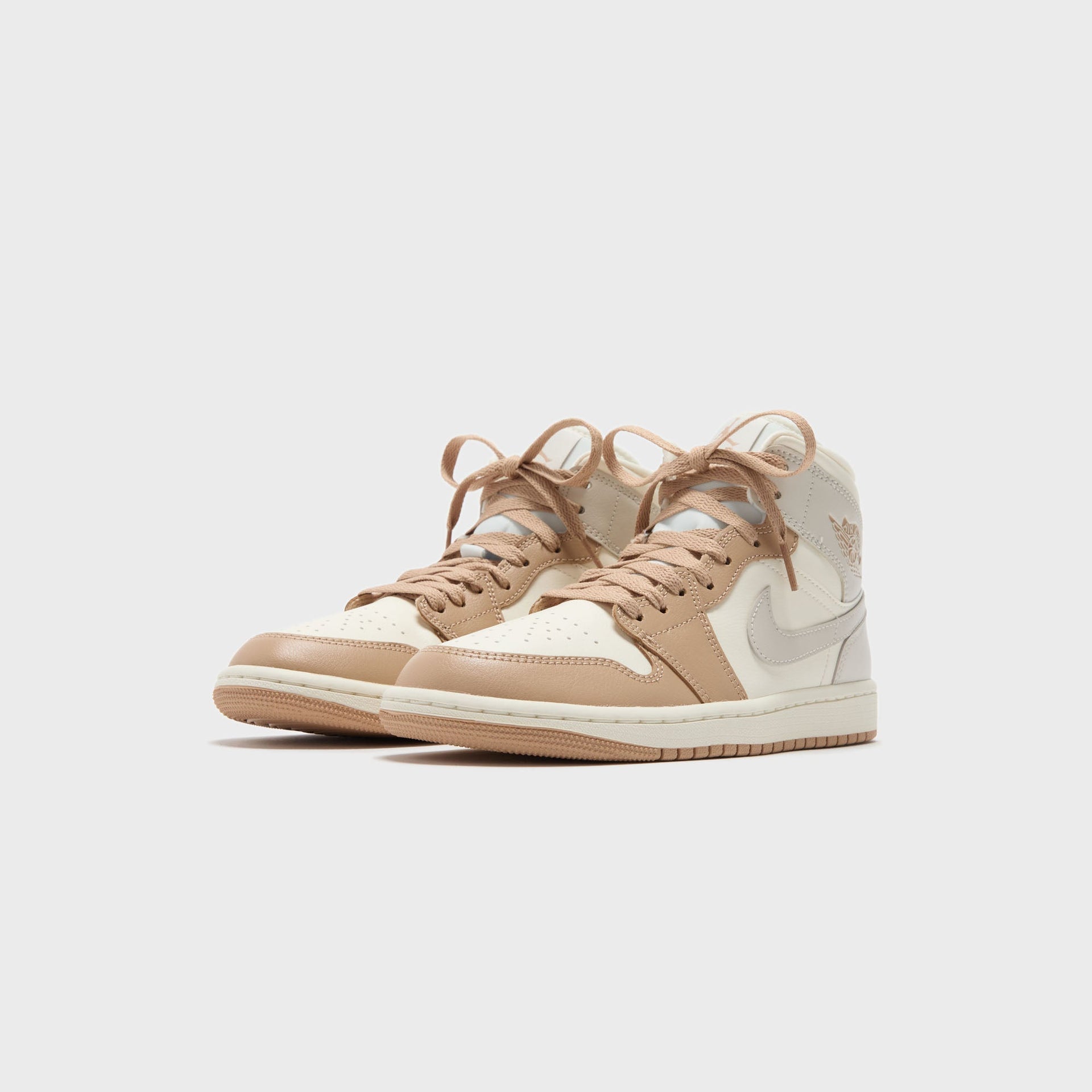 Jordan Air Jordan 1 Mid - Pale Ivory / Light Orewood Brown / Hemp / Sail