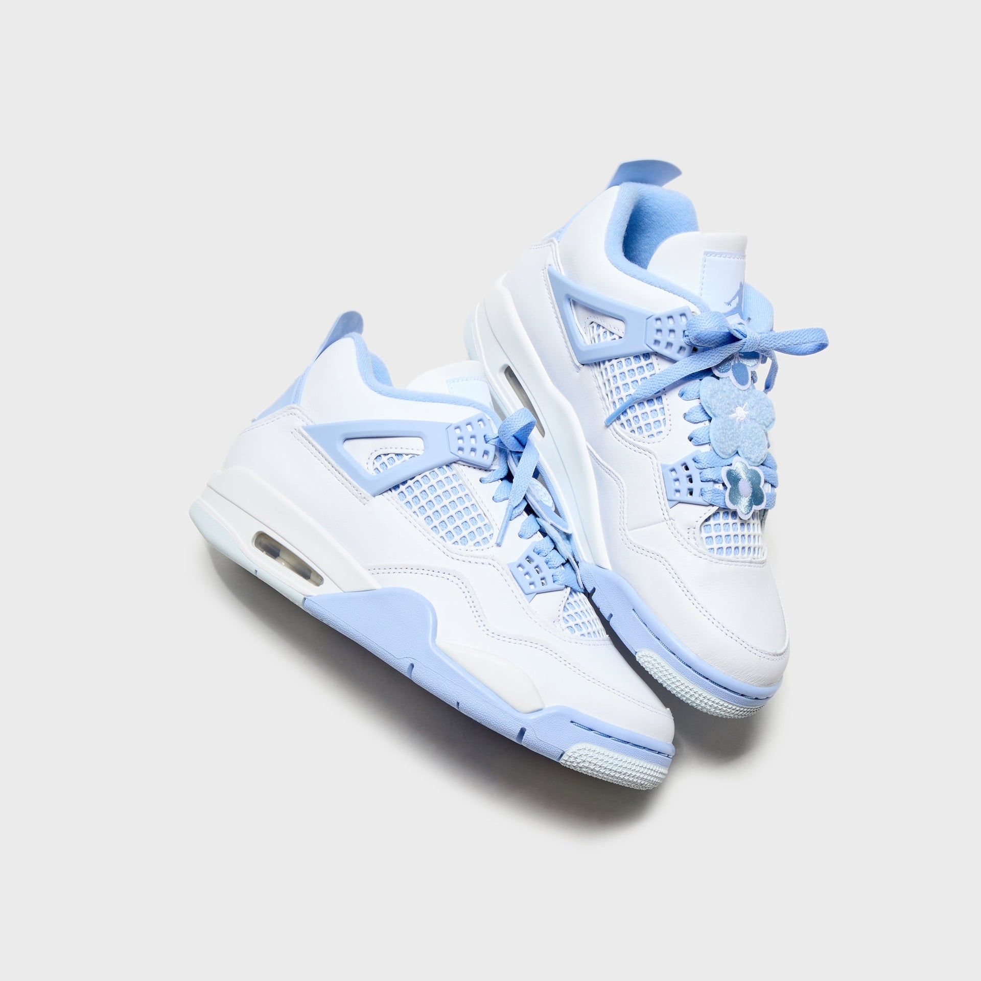 Jordan WMNS Air Jordan 4 Retro - White / Aluminum / Blue Tint / Oil Green