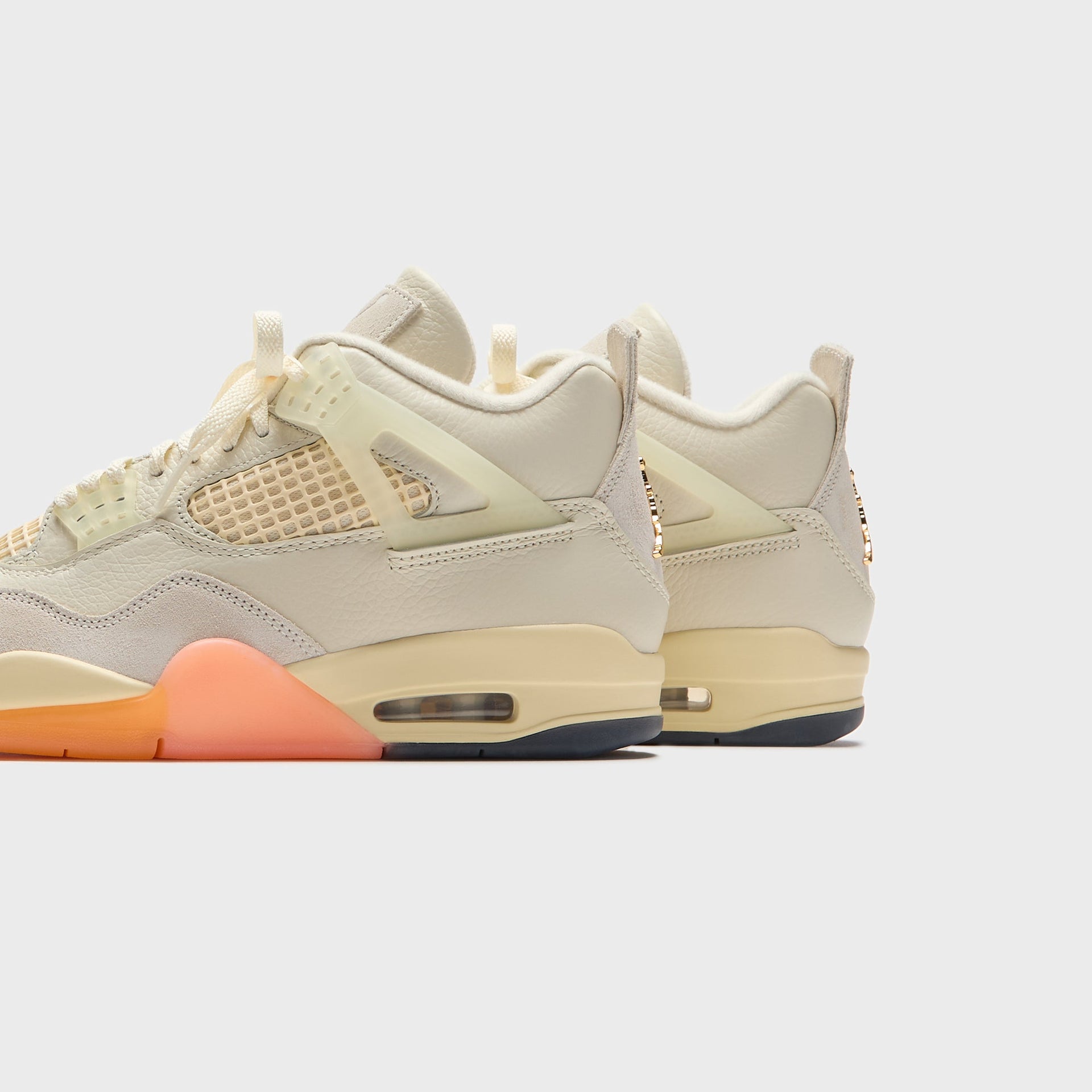 Jordan WMNS Air Jordan 4 - Retro Coconut Milk / Metallic Gold / Muslin / Bright Mango / Sundial / Black