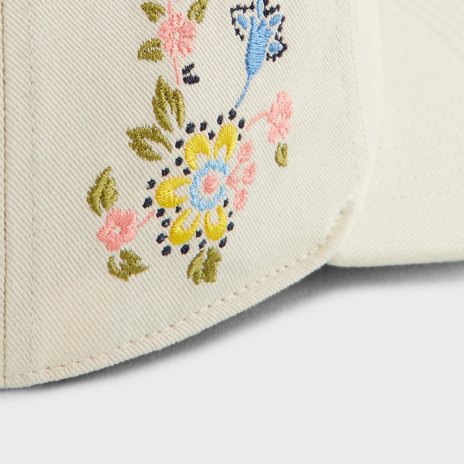 Kith Kids for the New York Yankees Floral Hitch Snapback - Sandrift