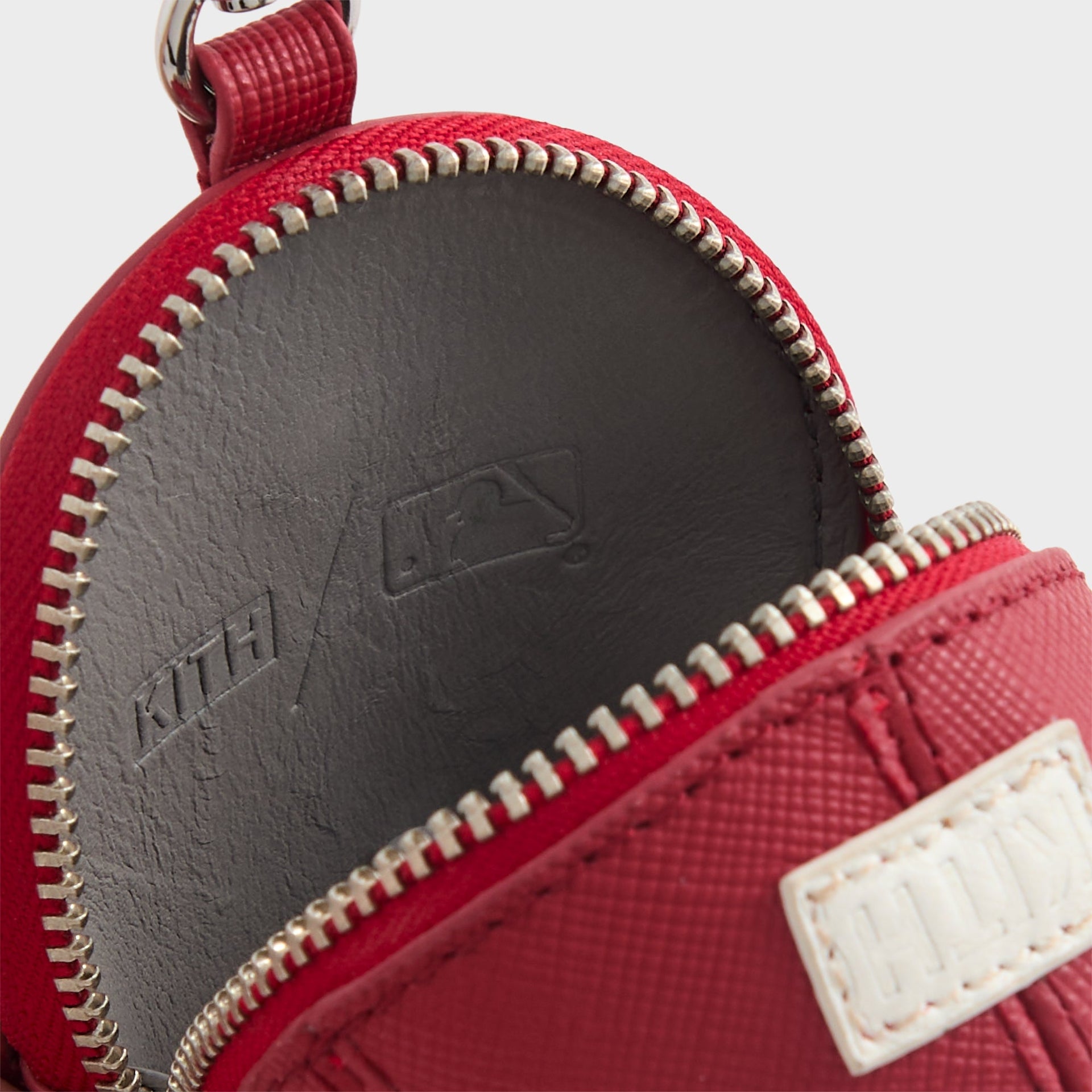 Kith for the New York Yankees Baseball Cap Leather Pouch - Fame