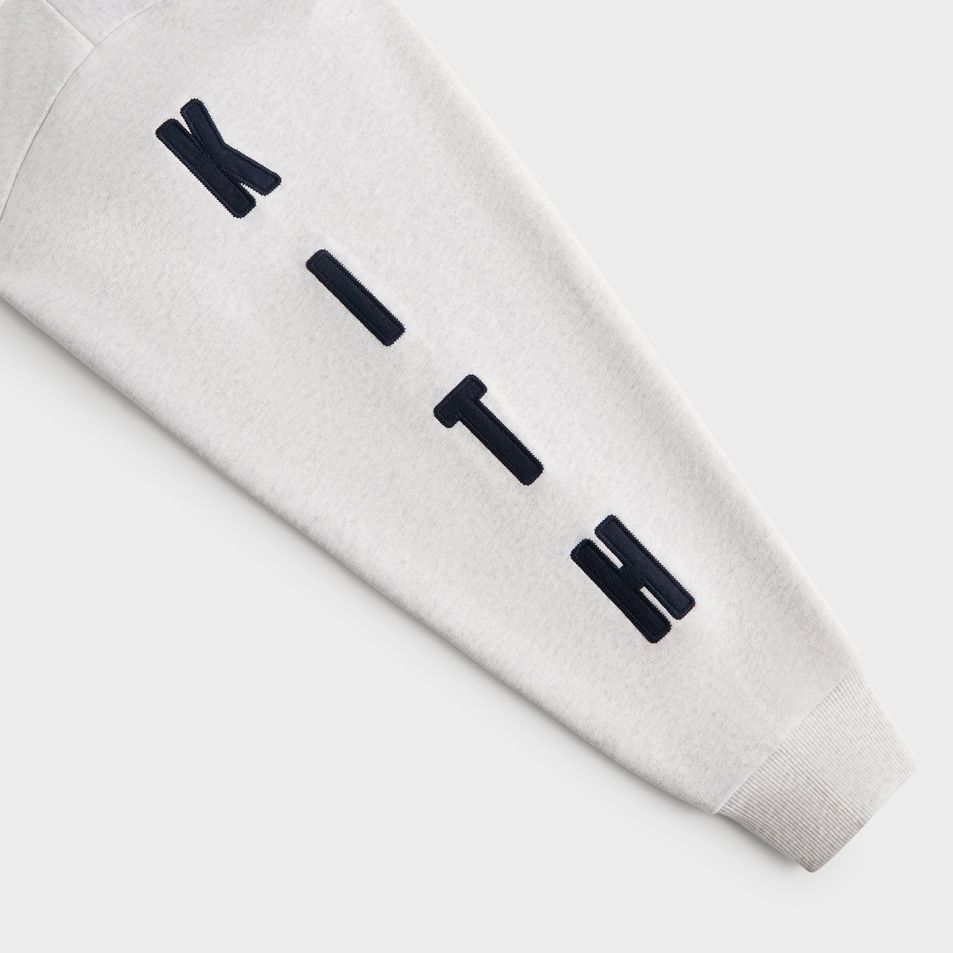 Kith for the NFL Chicago Bears 1985 Vintage Crewneck - Light Heather Grey