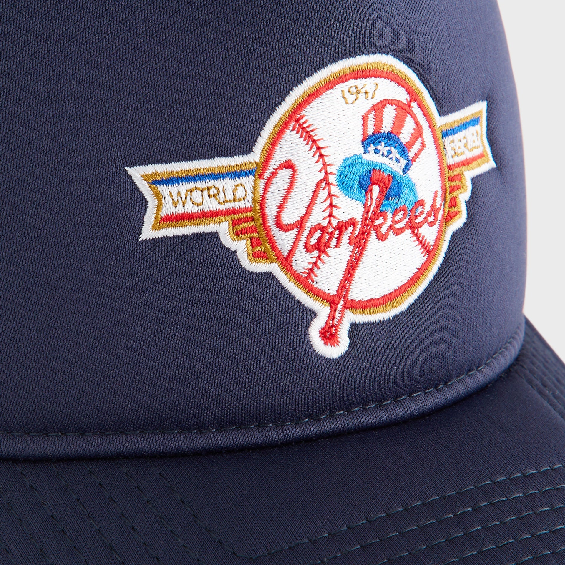 Kith & New Era for the New York Yankees Top Hat 9FORTY A Frame Trucker Snapback - Nocturnal