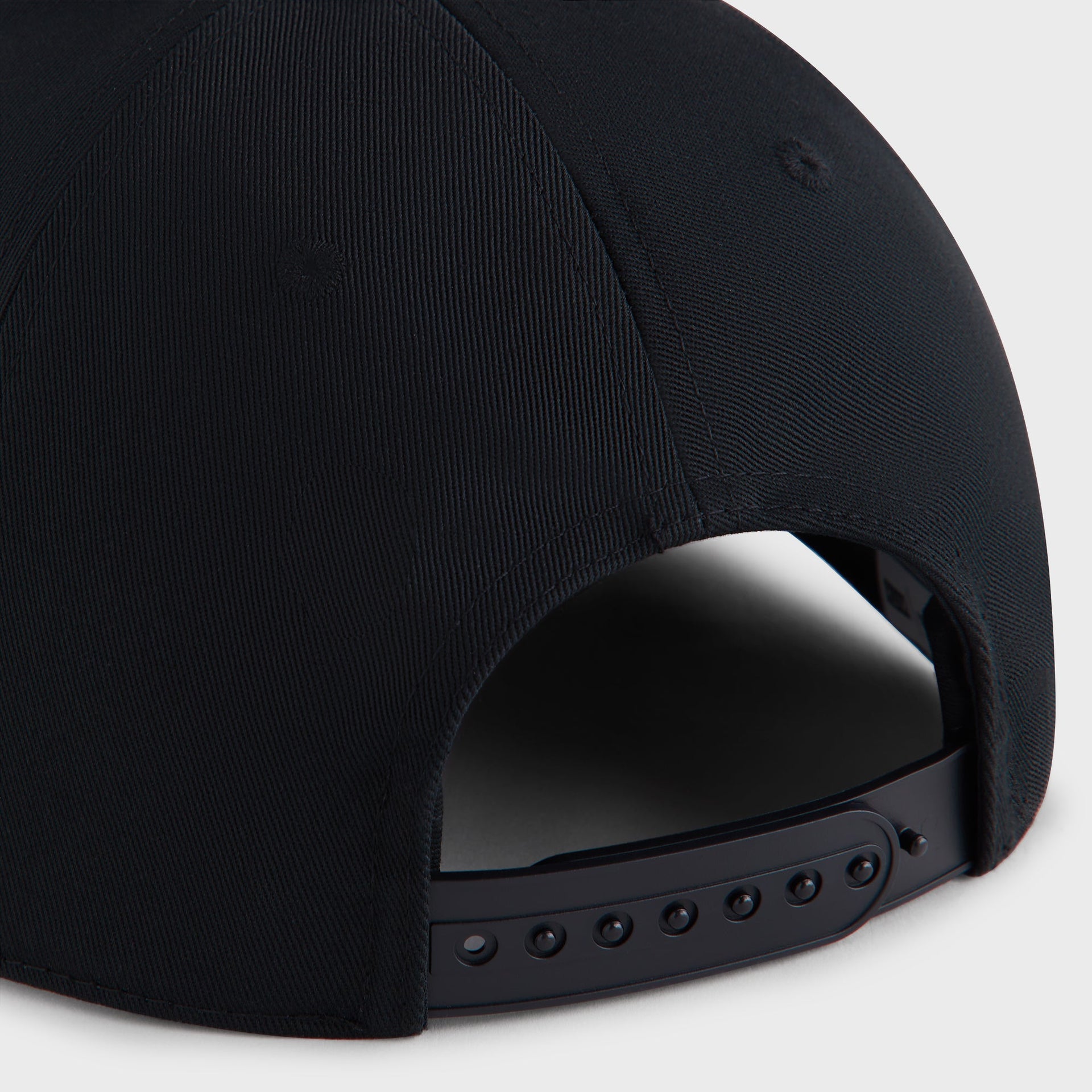 Capcom | Kith for New Era Akuma Twill Bay Low Pinch Crown Snapback - Black