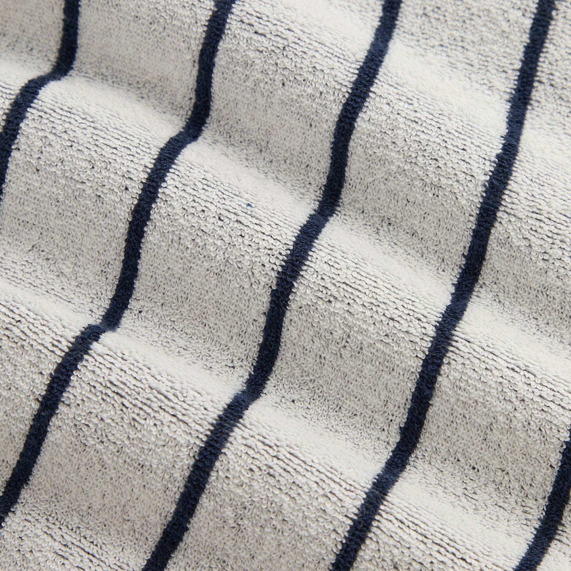 Kith Leo Terry Short - Sandrift