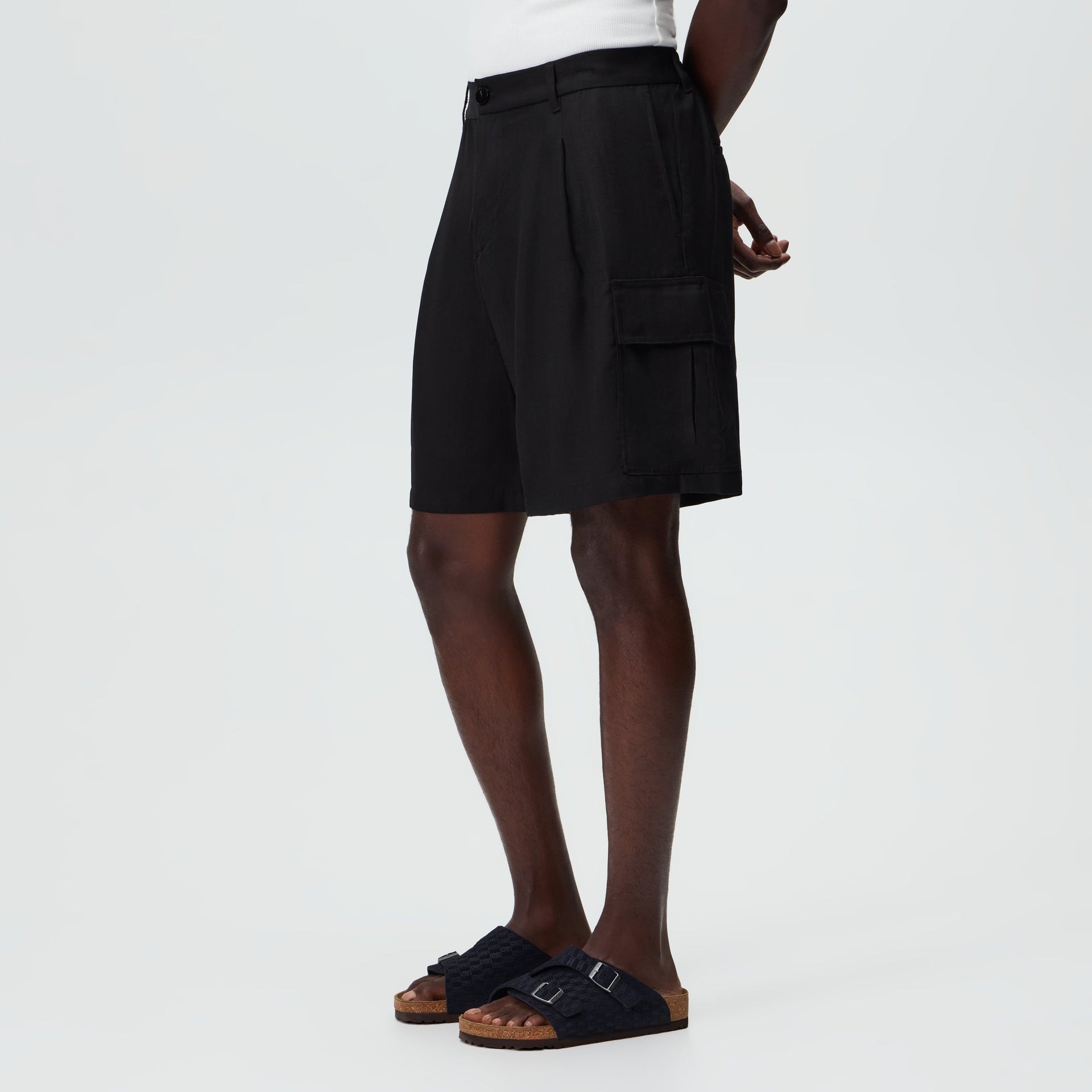&Kin Textured Viscose Conley Cargo Short - Black - PH