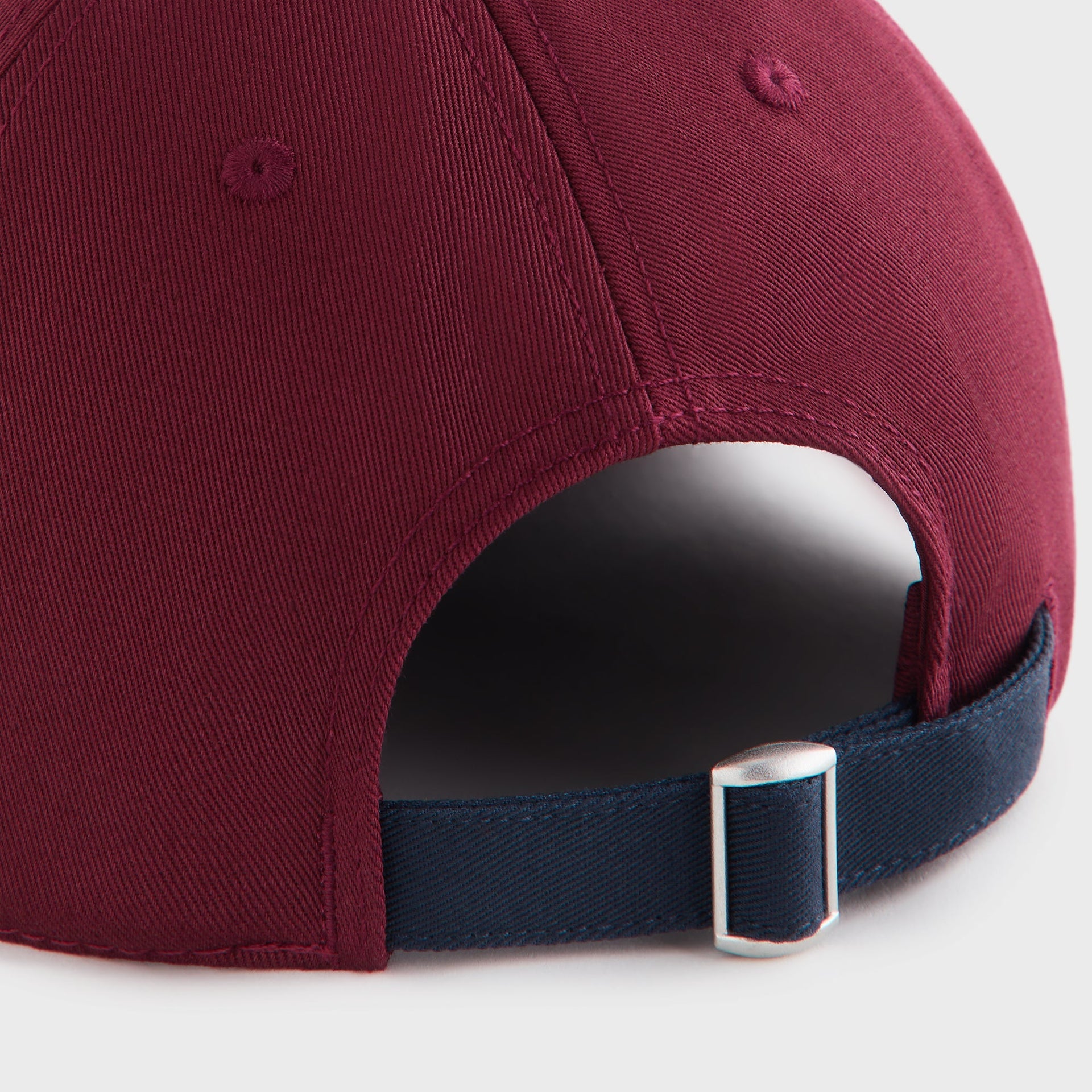 Kith Women Two-Tone Twill Kith Script Classic Cap - Magma