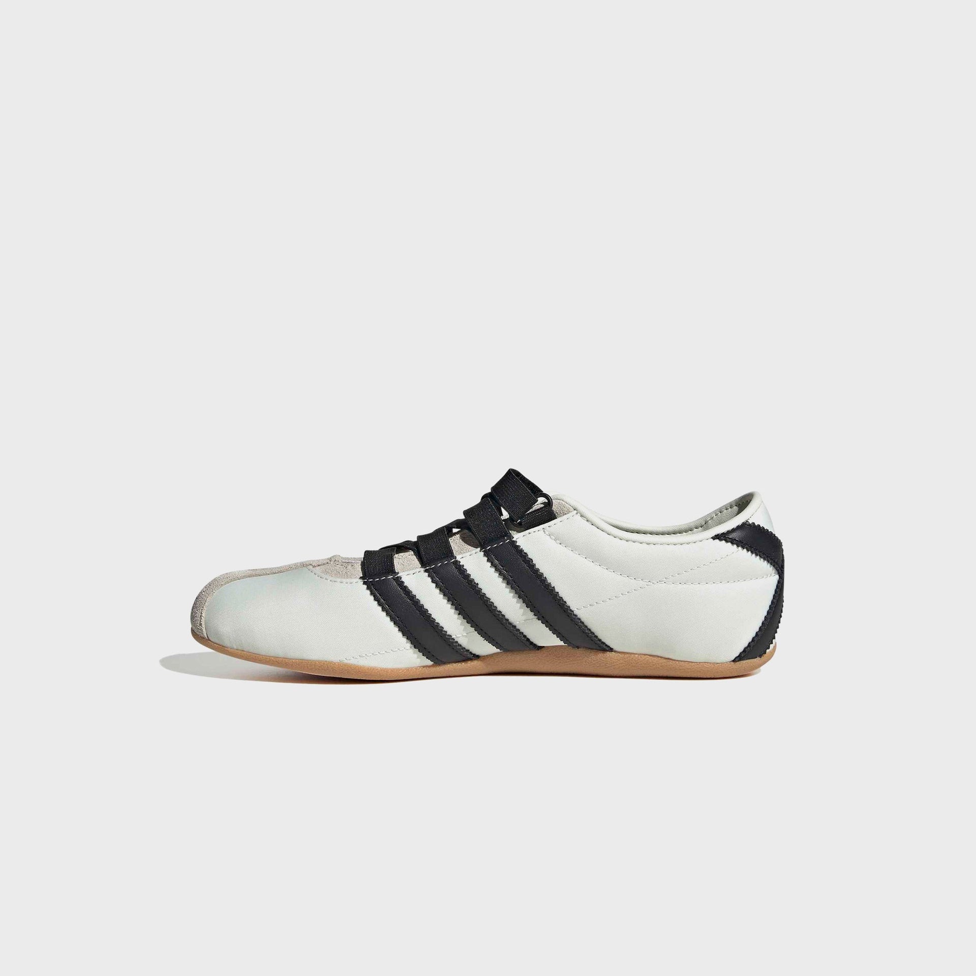 adidas WMNS Tokyo MJ - Off White / Core Black / Gum