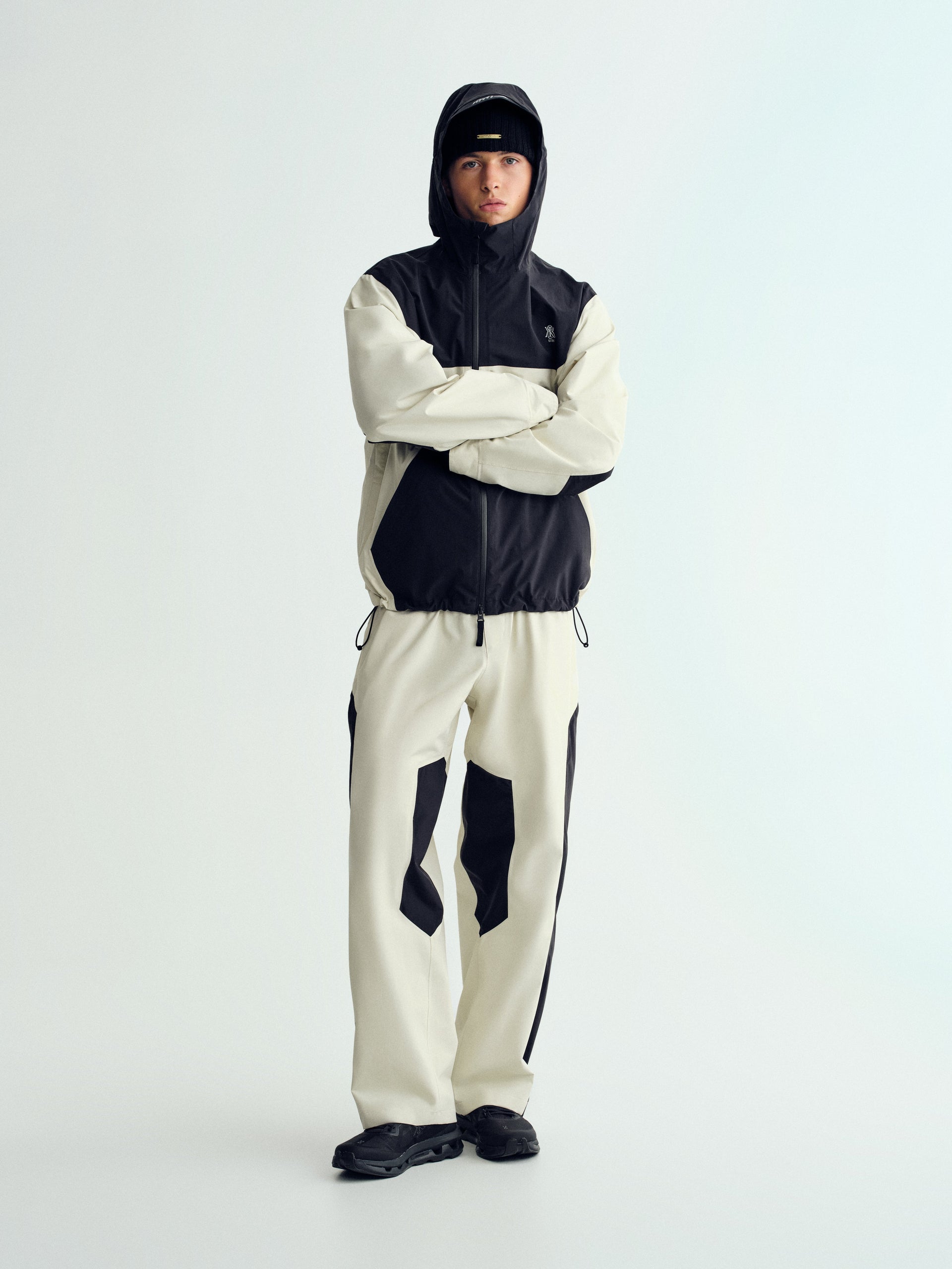 gid://shopify/MediaImage/43841014956308