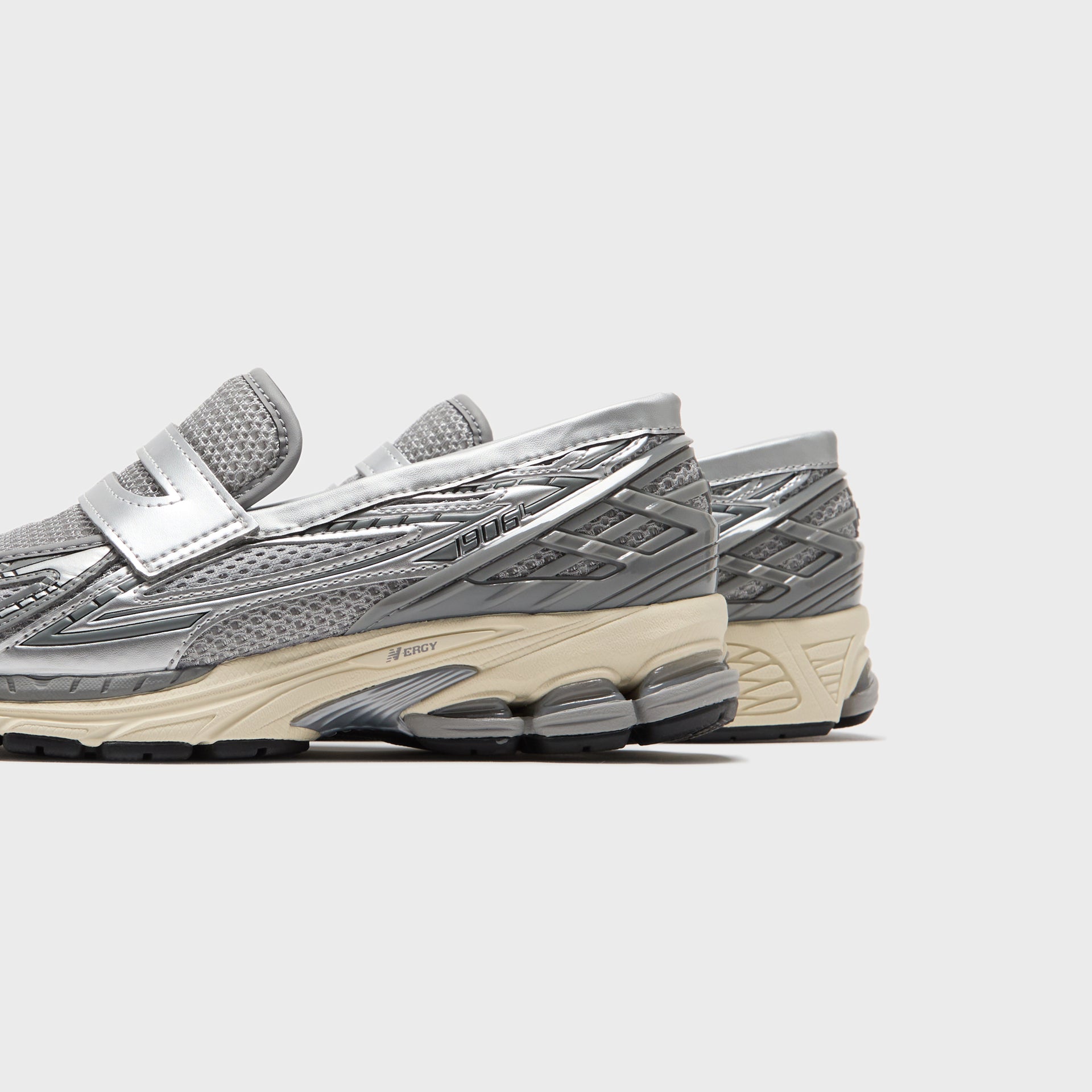 New Balance 1906 Loafer -  Silver / Grey / Turtledove