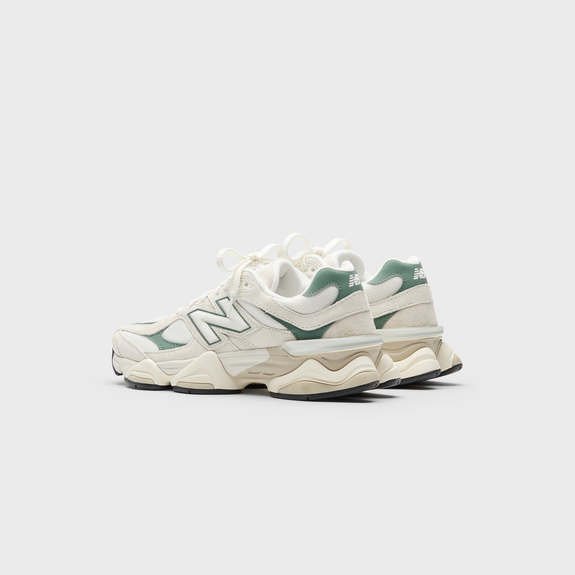 New Balance 9060 - Lin / Genévrier foncé