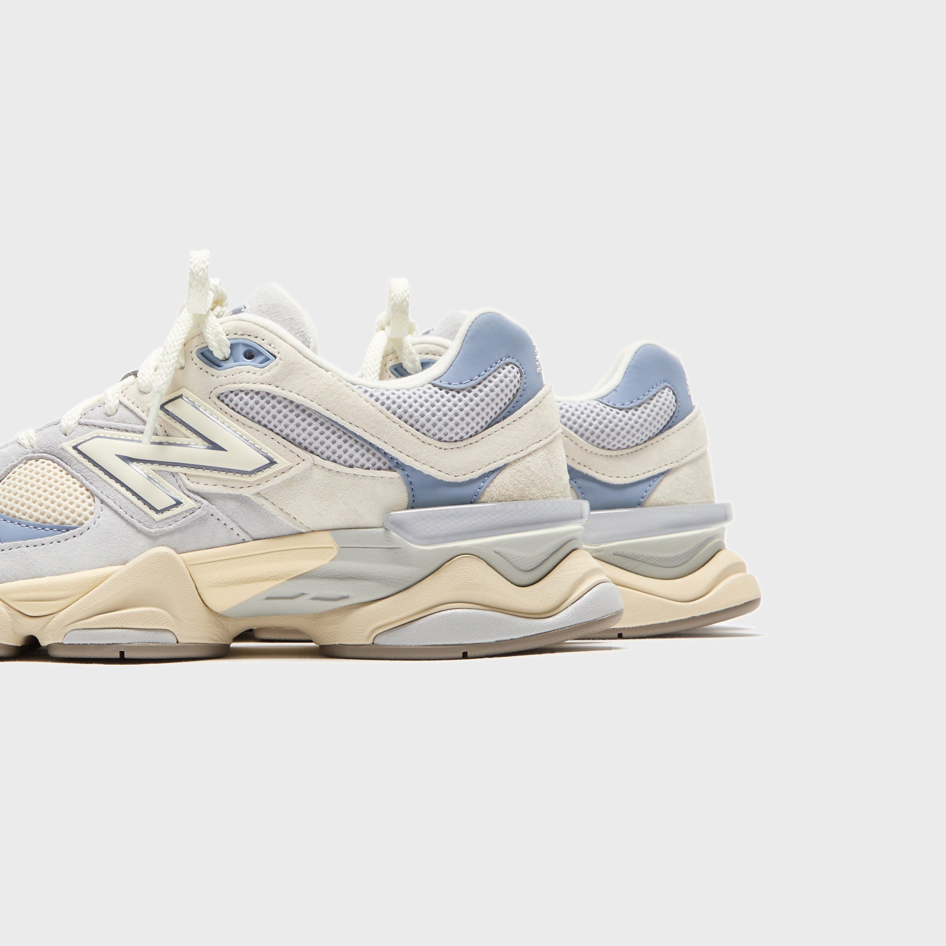 New Balance 9060 - Pearl Grey / Linen