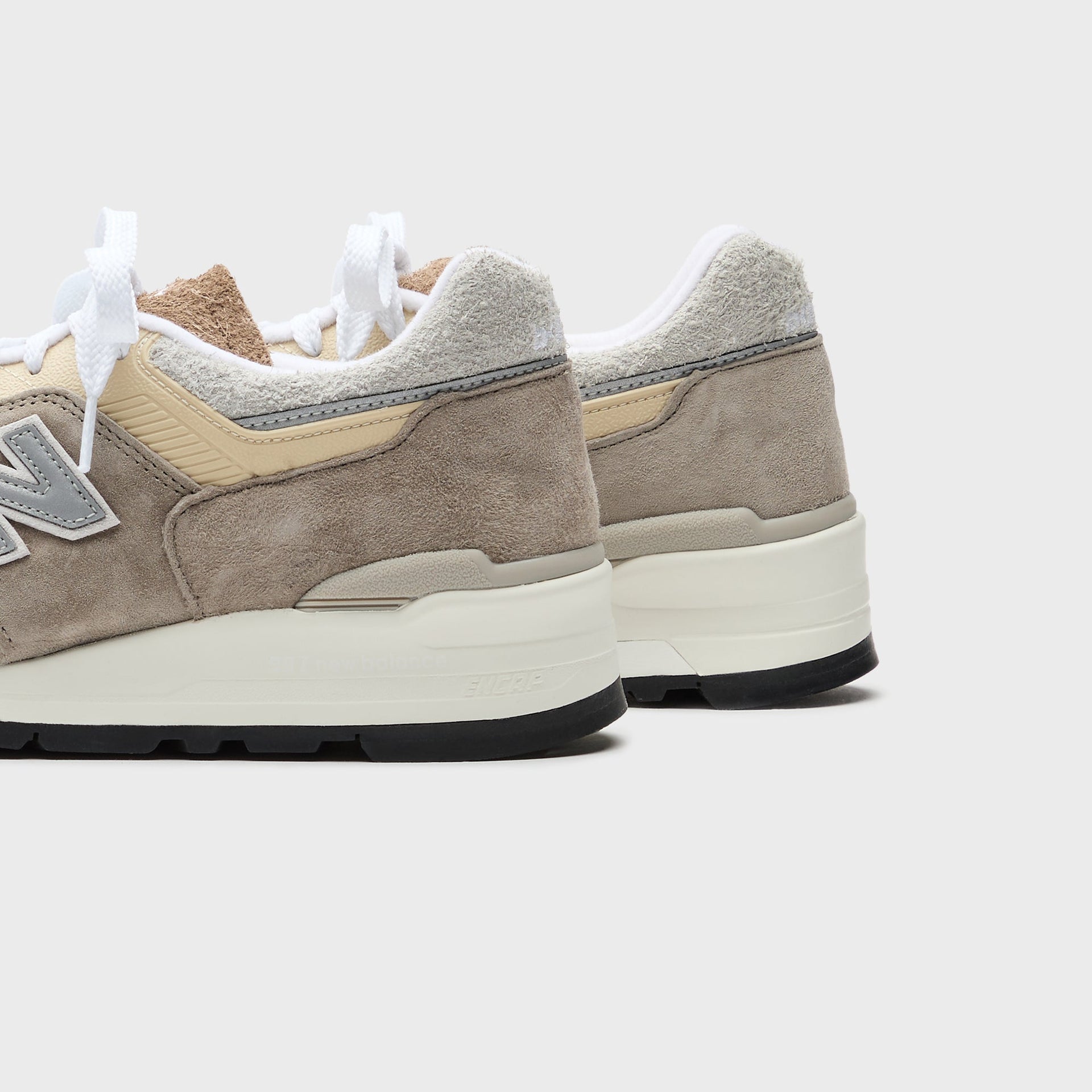 New Balance Made in USA 997 - Light Mushroom / Mirage Gray