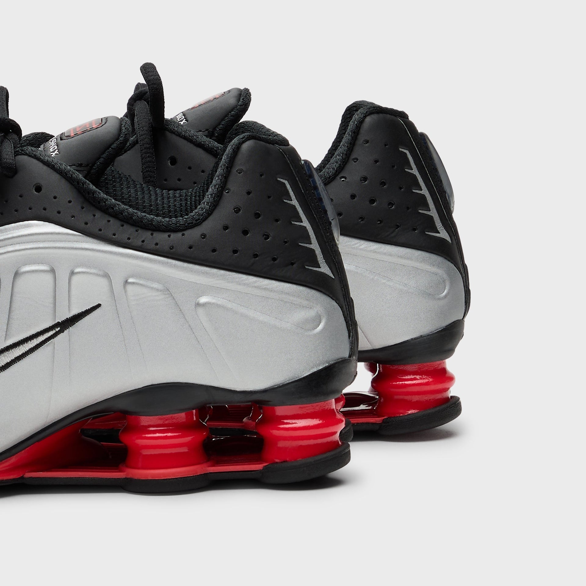 Nike Shox R4 - Black / Metallic Silver / Light Crimson