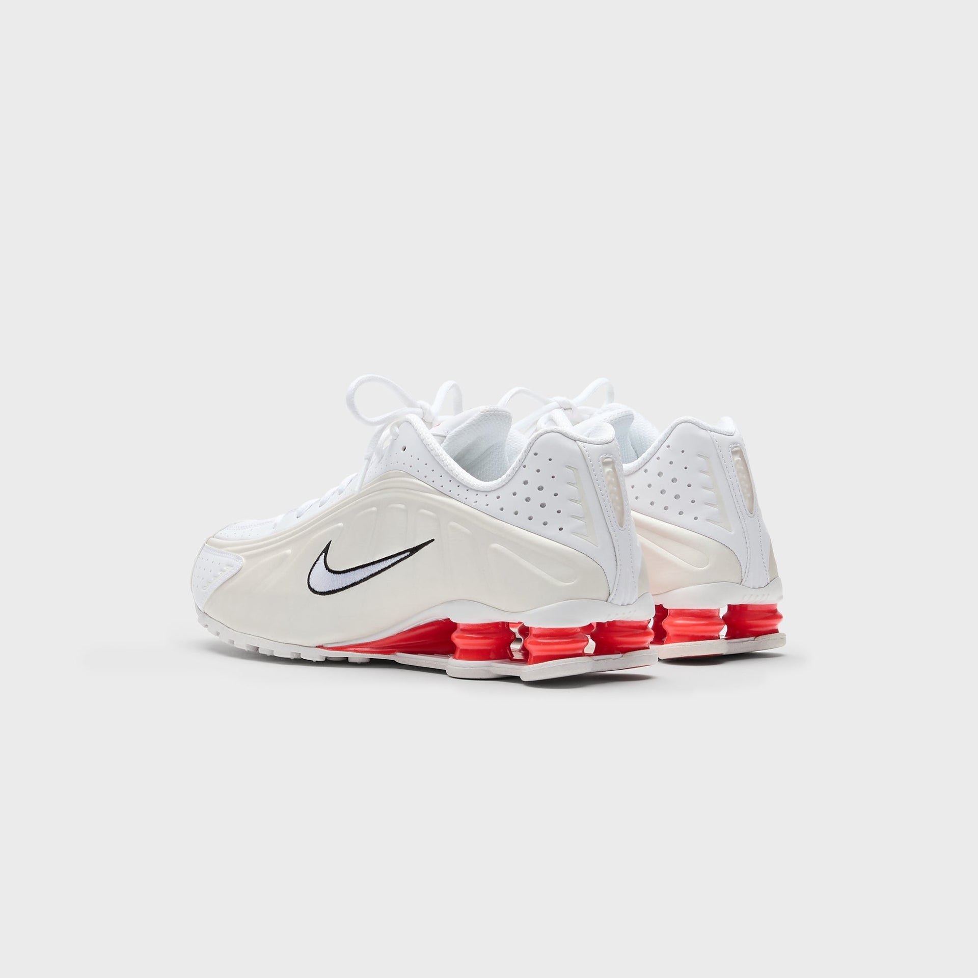 Nike WMNS Shox R4 - White / Phantom / Picante Red