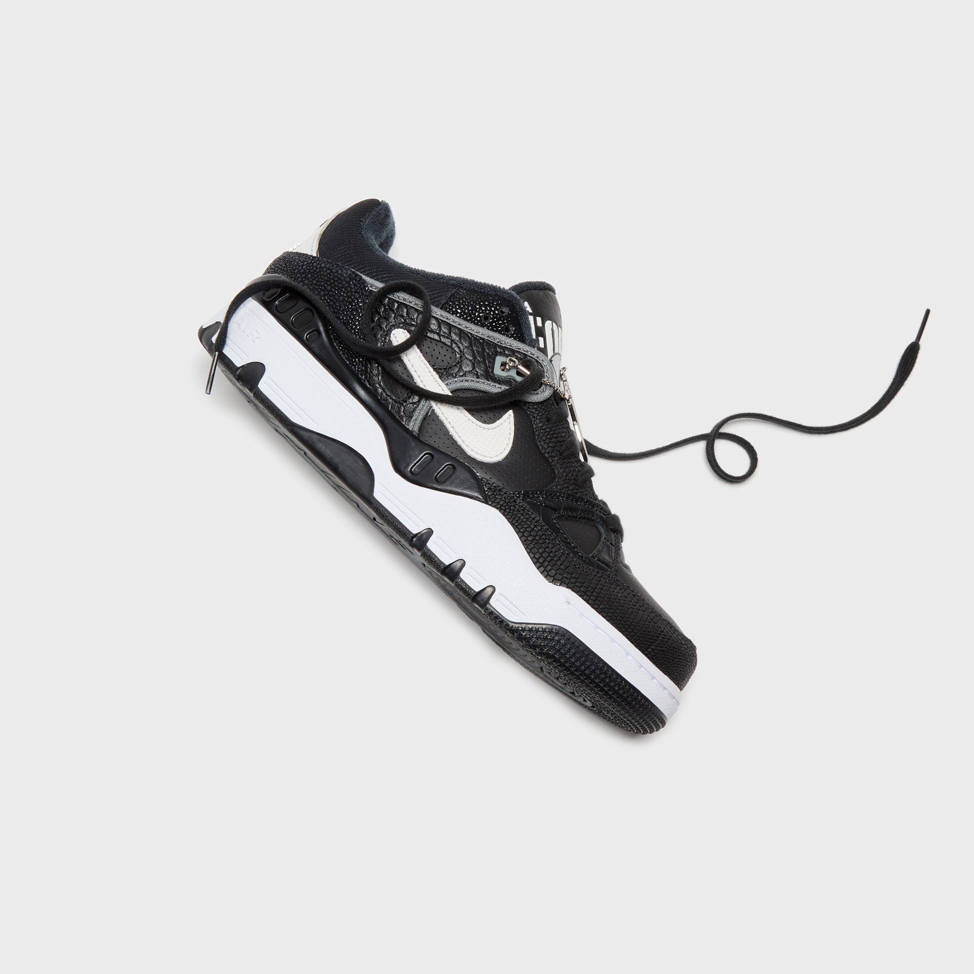Nike x NIGO Air Force 3 Low - Black / White