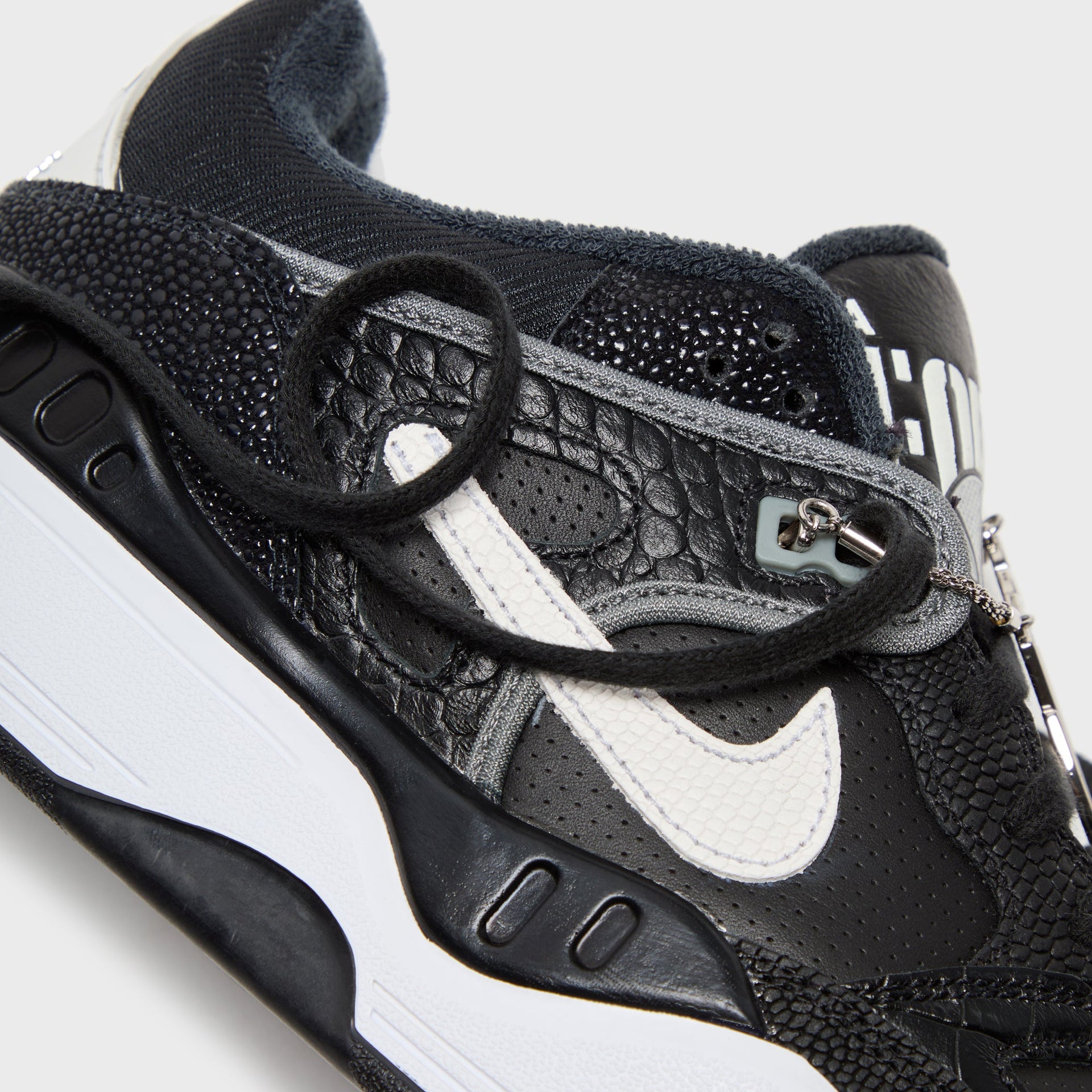 Nike x NIGO Air Force 3 Low - Black / White