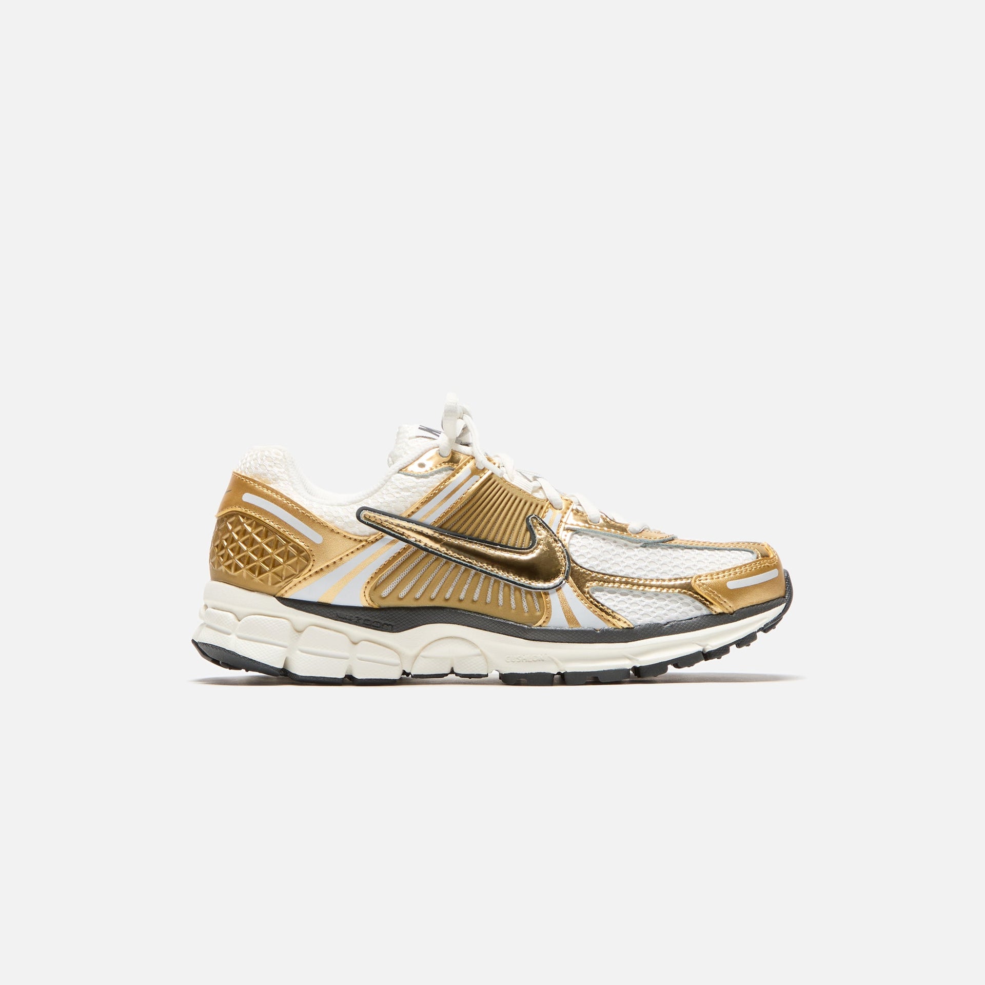 Nike WMNS Zoom Vomero 5 - Gold / Photon Dust / Metallic Gold