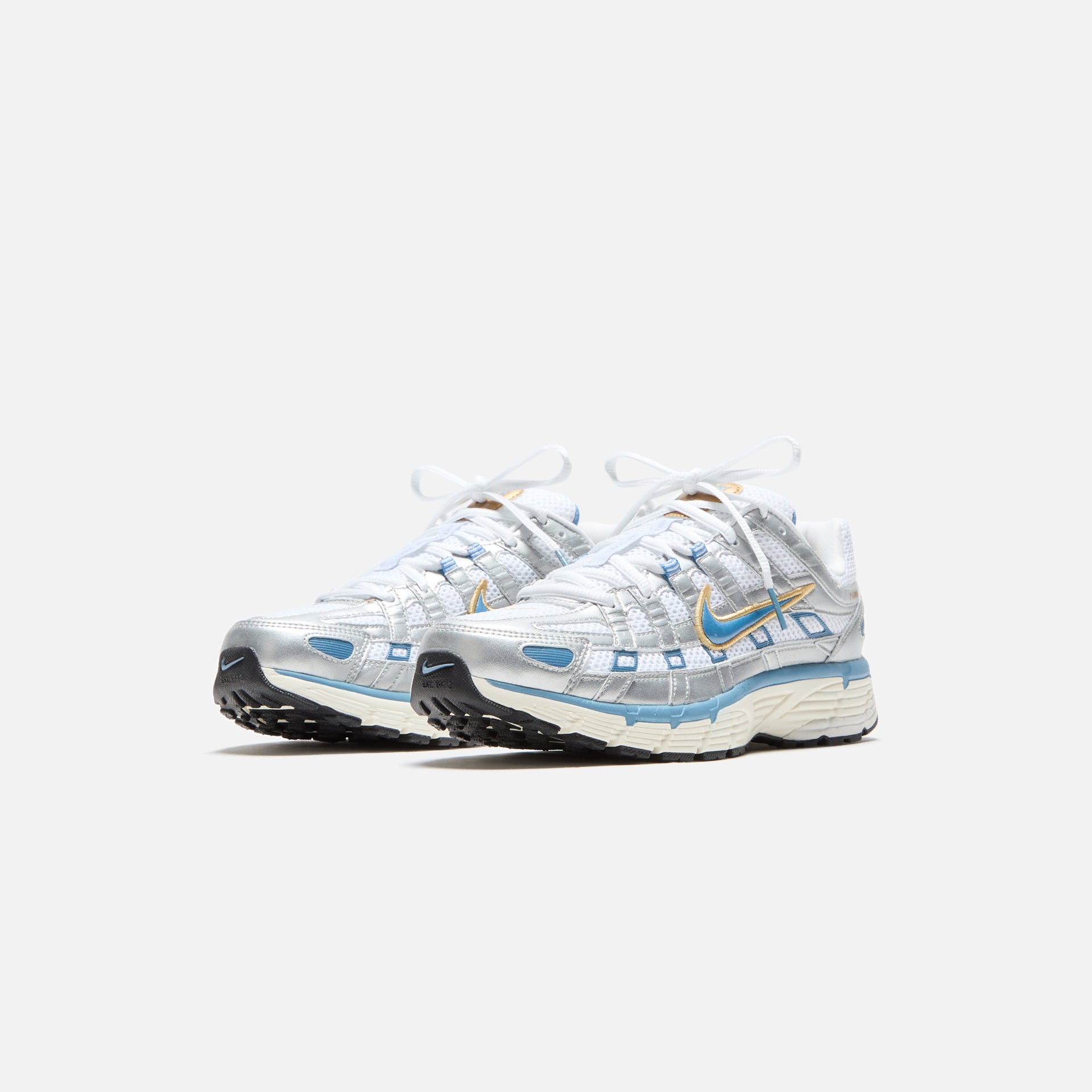 Nike P-6000 - Blanc / Tempête égéenne / Argent métallisé