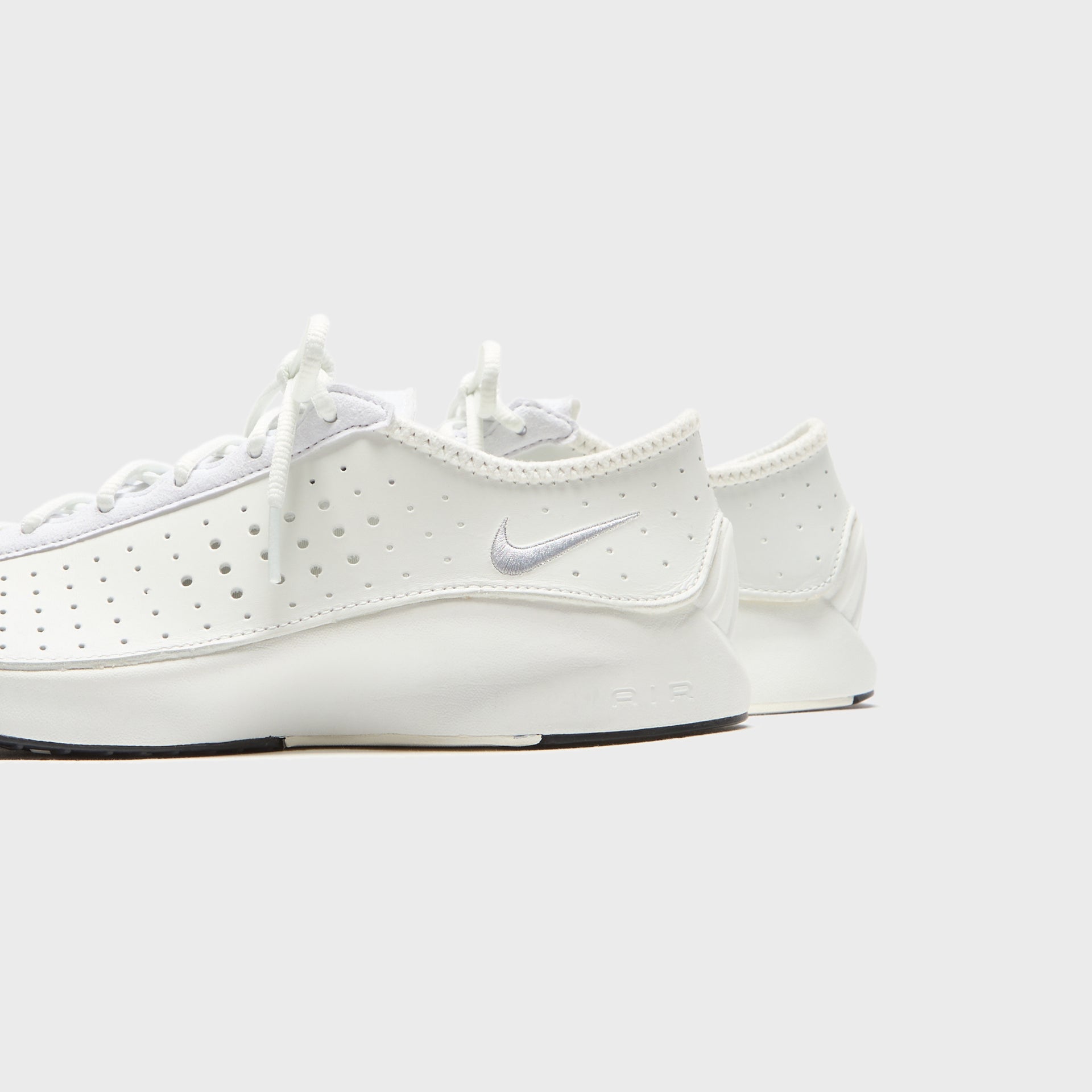 Nike Women's Air Superfly - White / Metallic Silver / Black / Sail