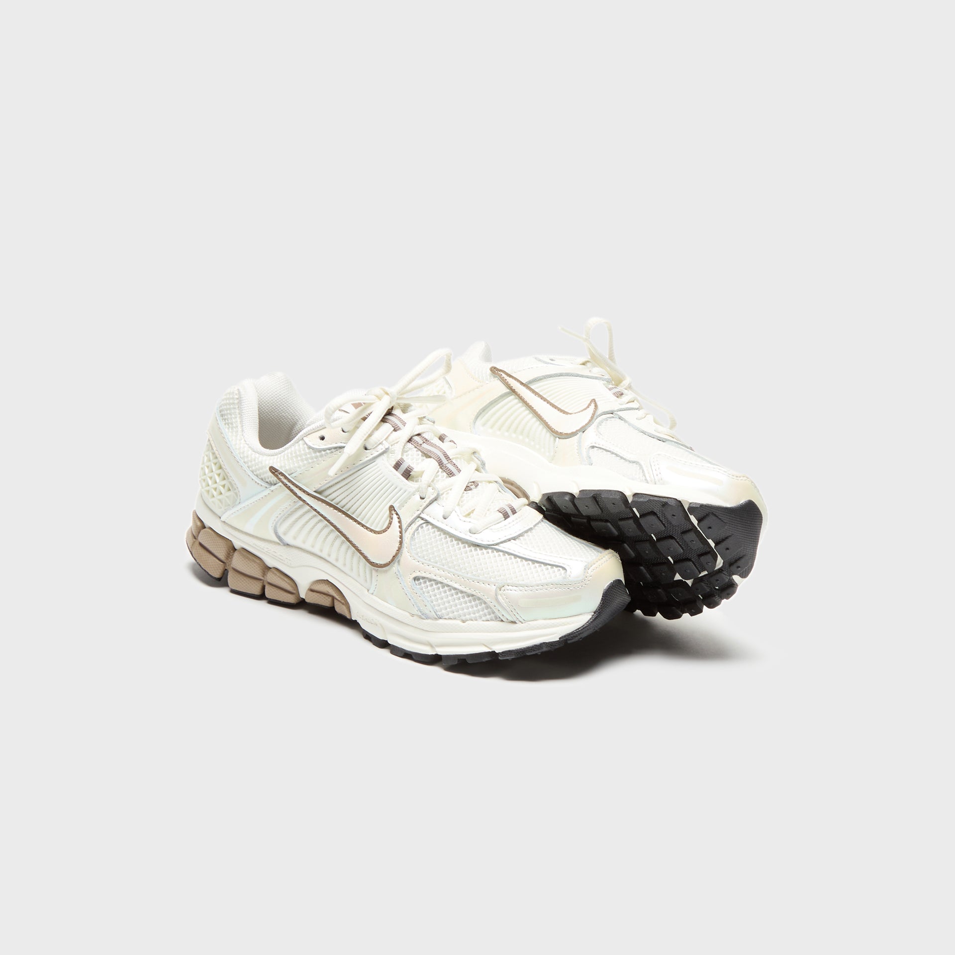 Nike WMNS Zoom Vomero 5 - Sail / Mink Brown / Black