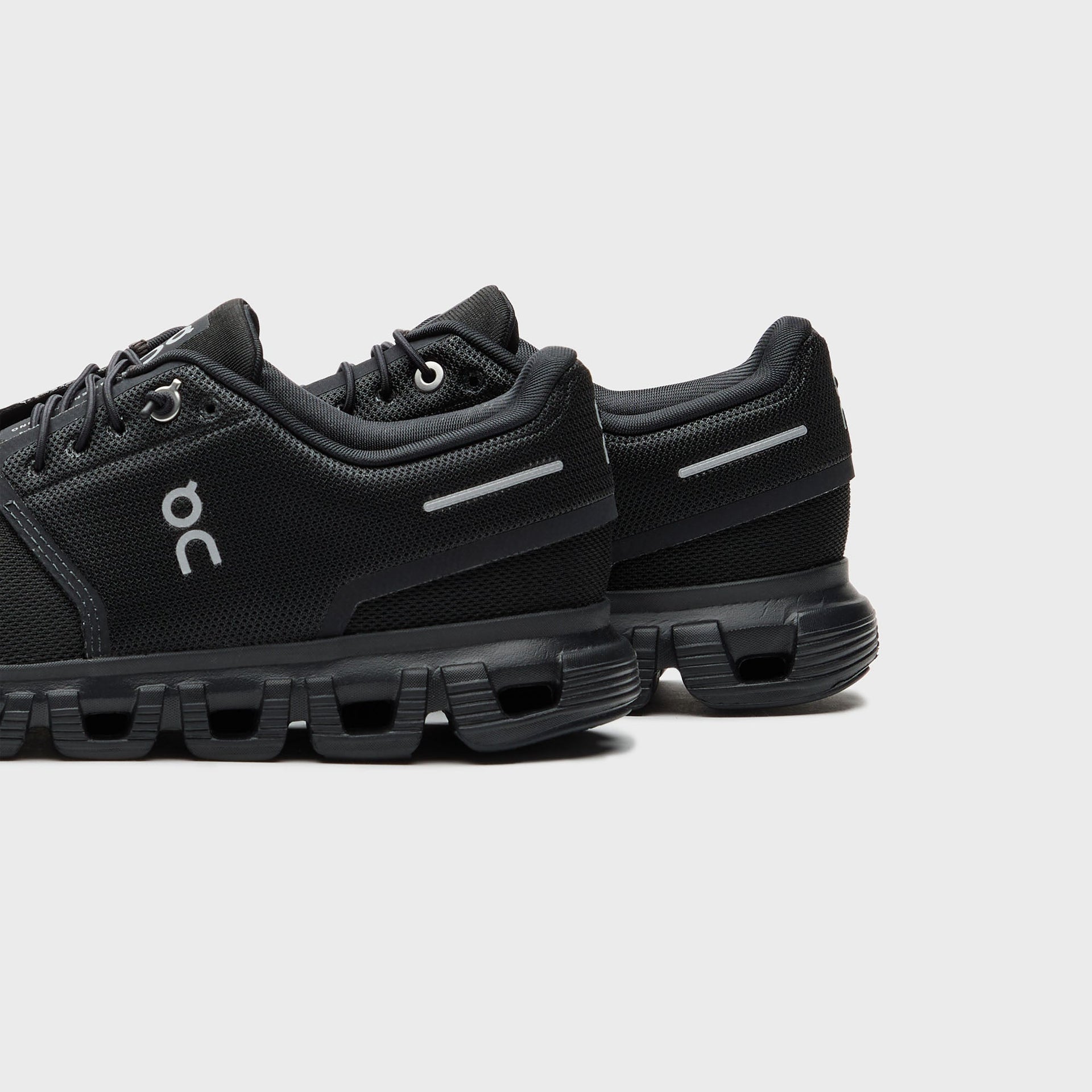 On Running Cloud 6 - Black