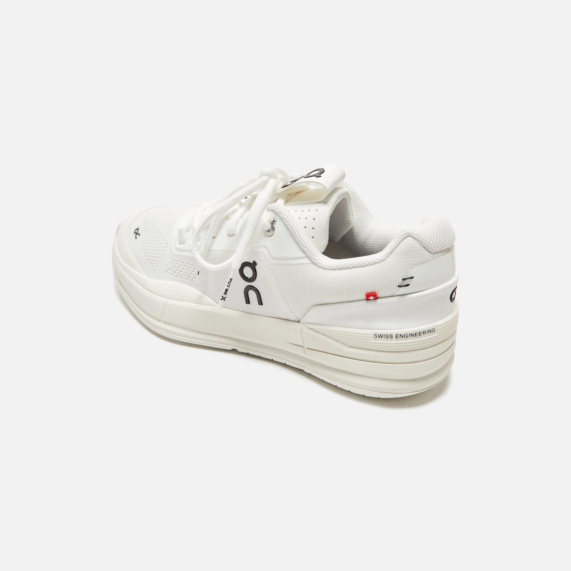 À propos de la course avec le Roger Pro - Blanc/Noir non teint
