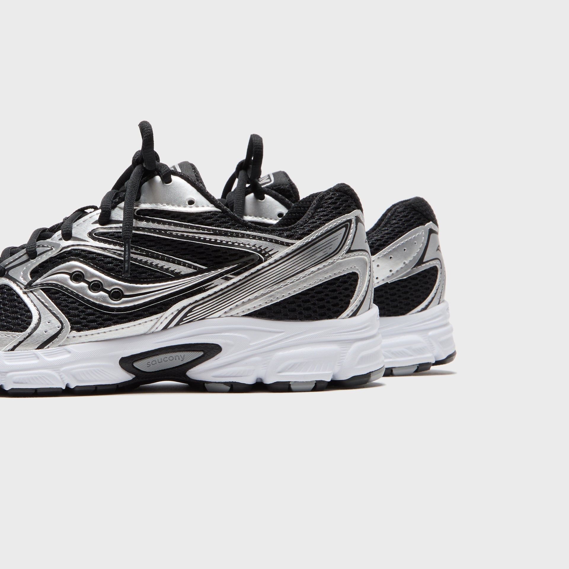 Saucony WMNS Ride Millennium - Black / Silver