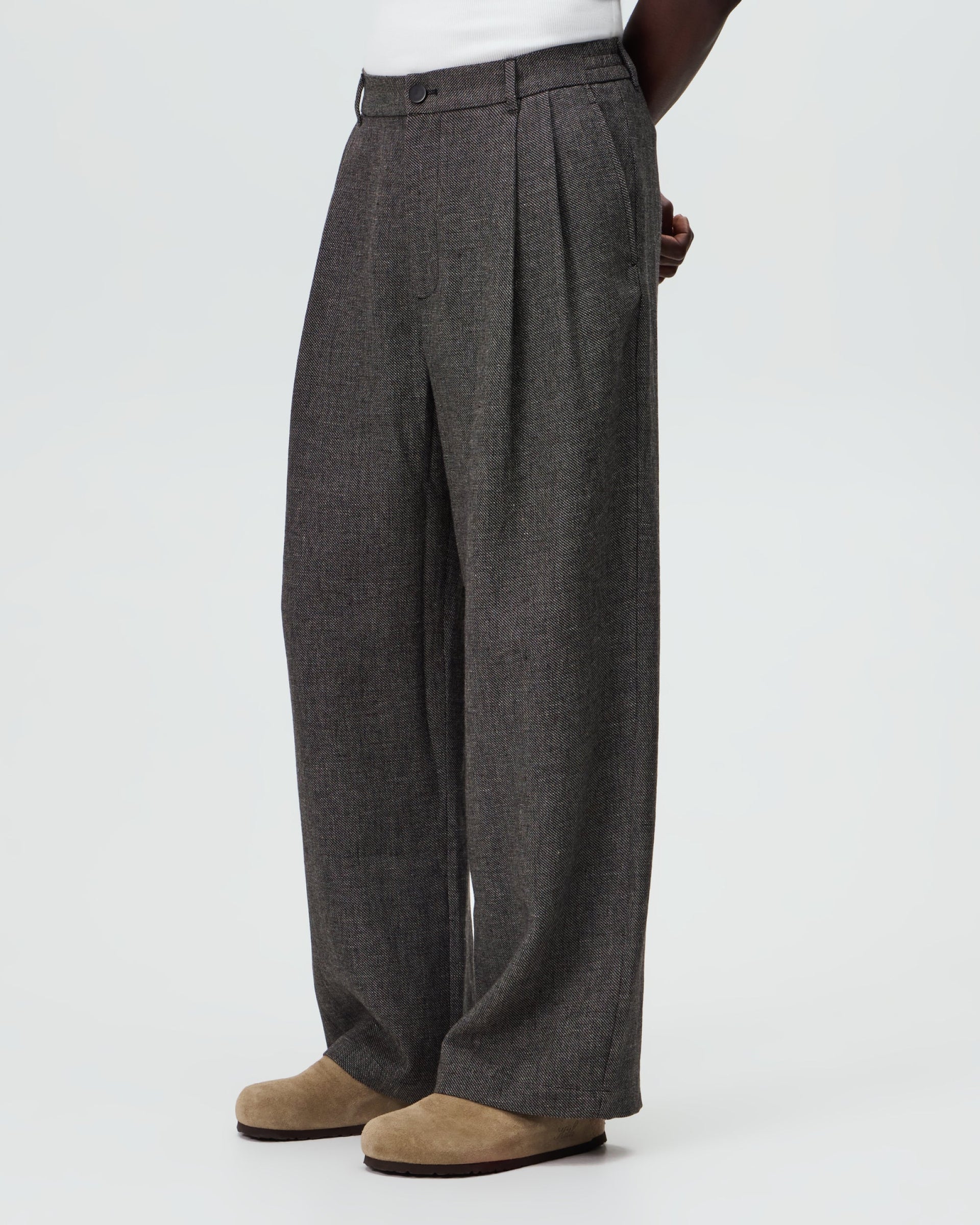 gid://shopify/MediaImage/45999339503892