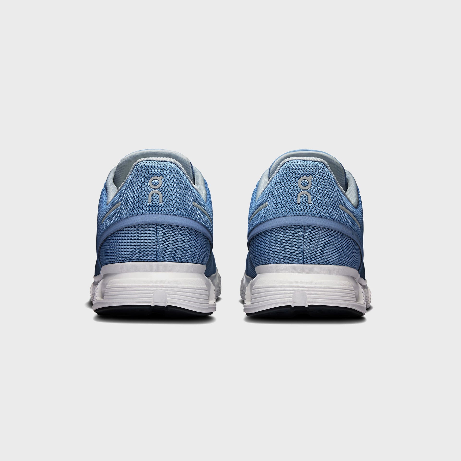 On Running Cloud 6 - Chambray / White