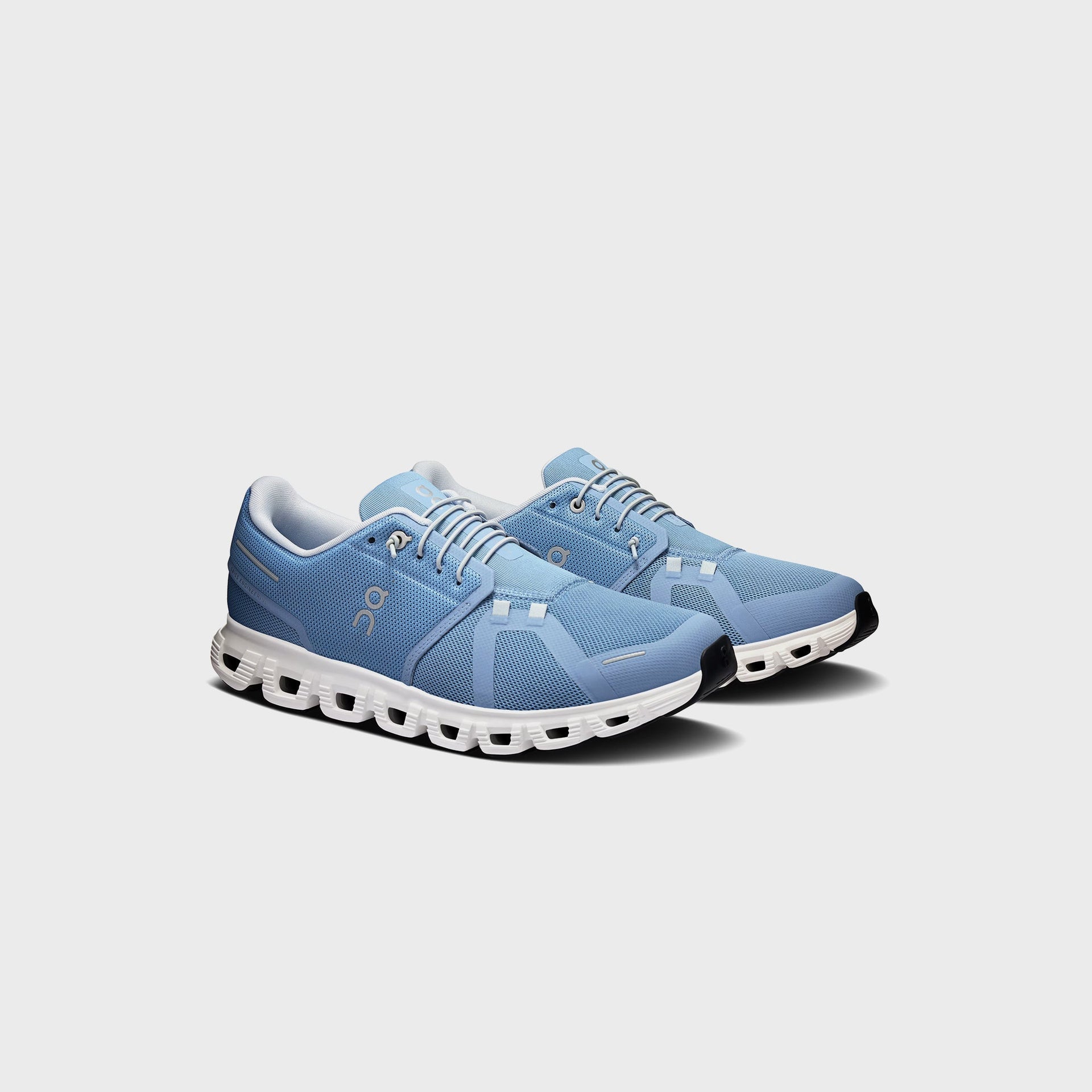 On Running Cloud 6 - Chambray / White